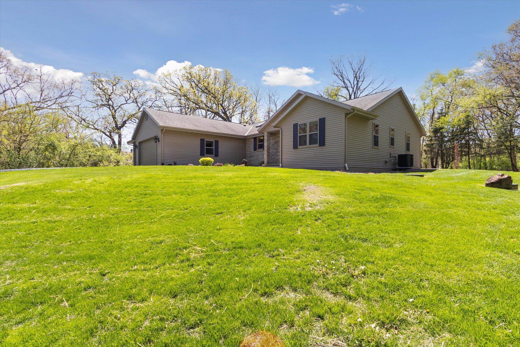 2015 W Glenmoor Lane