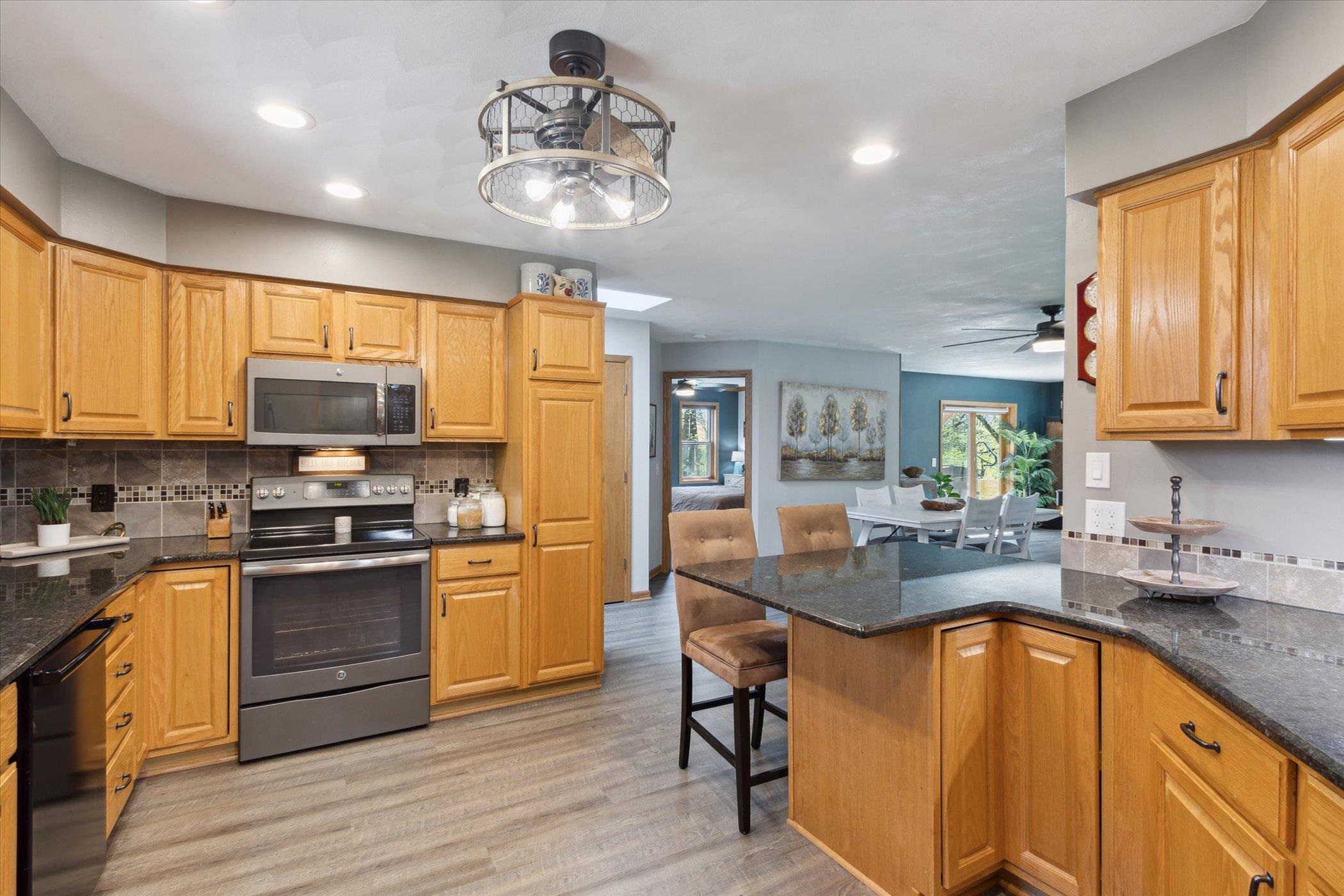 2015 W Glenmoor Lane