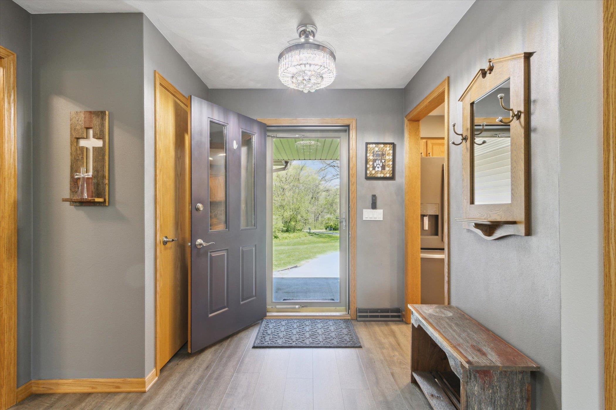 2015 W Glenmoor Lane
