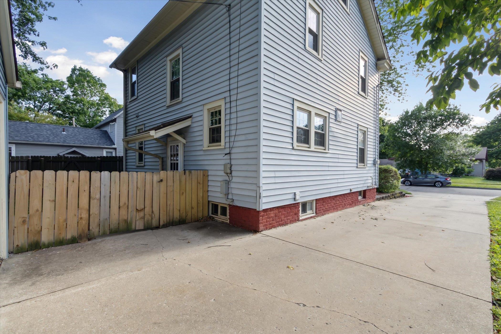 708 Eisenhower Avenue