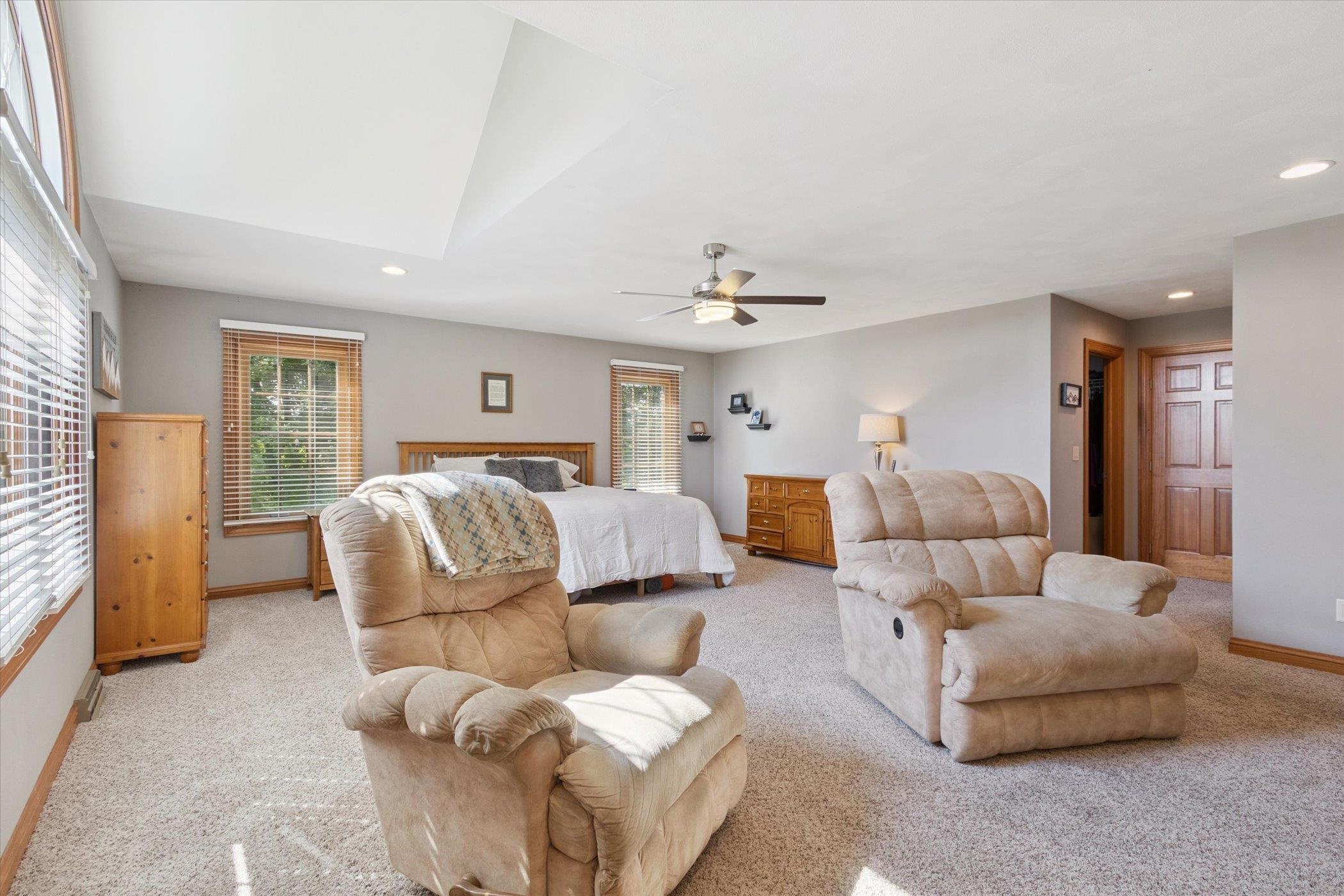 5809 N Waterman Drive
