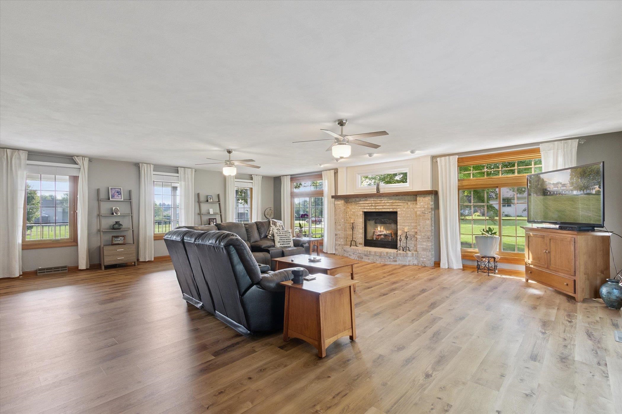5809 N Waterman Drive