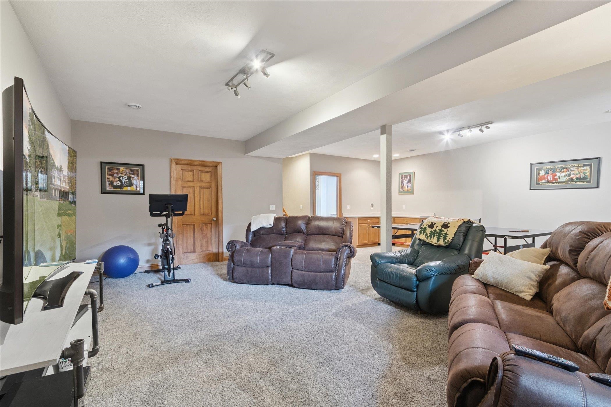 5809 N Waterman Drive