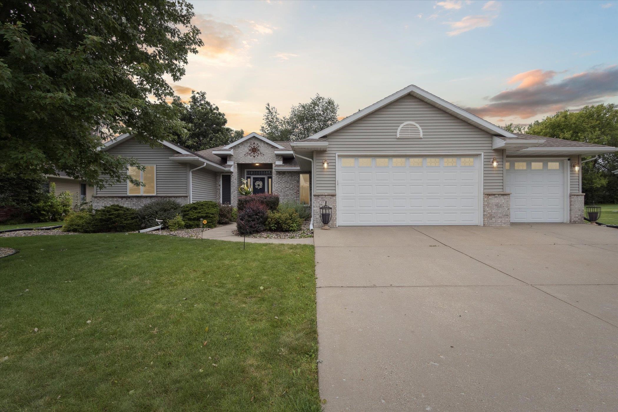 4295 Huntinghorne Drive