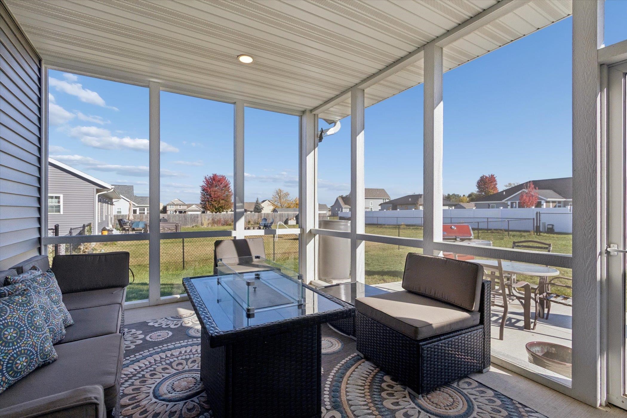 3189 S Warbler Court