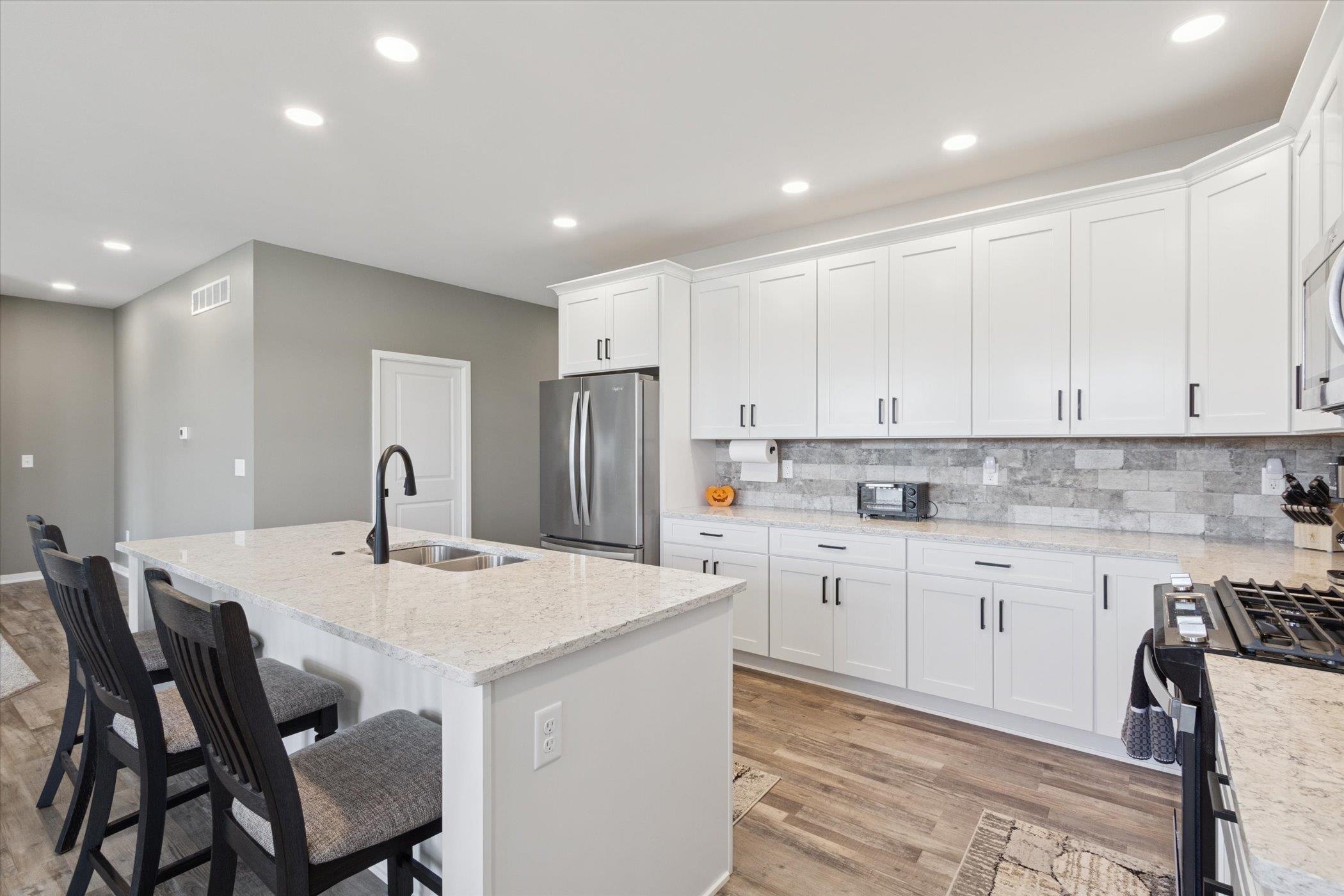 3189 S Warbler Court