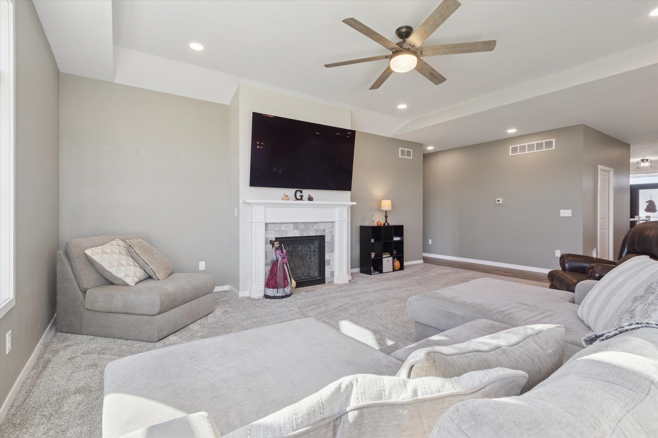 3189 S Warbler Court