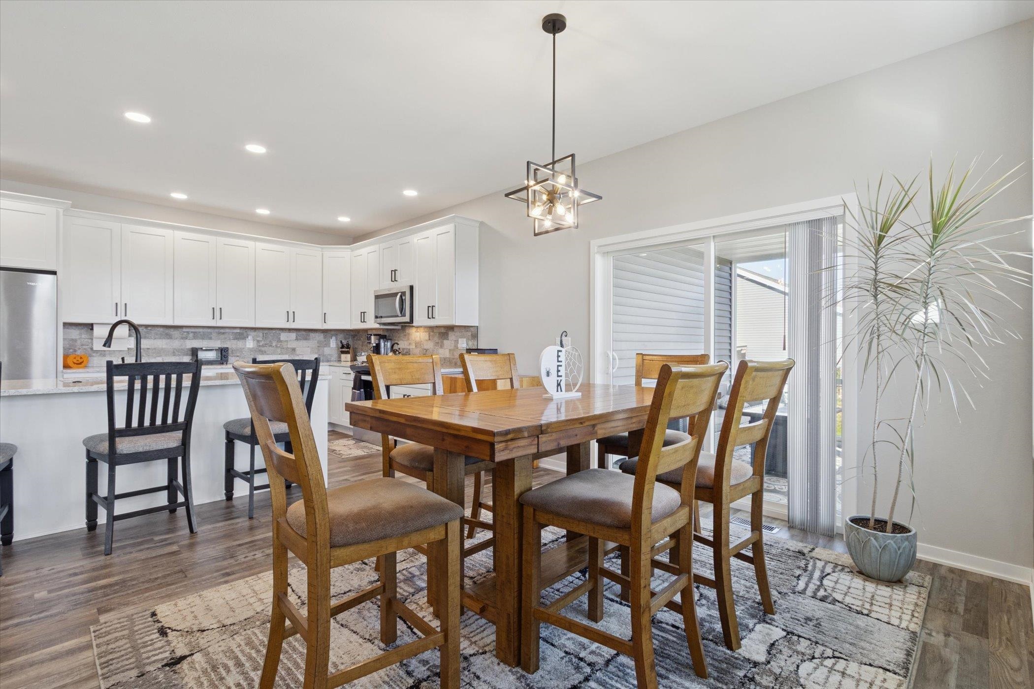 3189 S Warbler Court