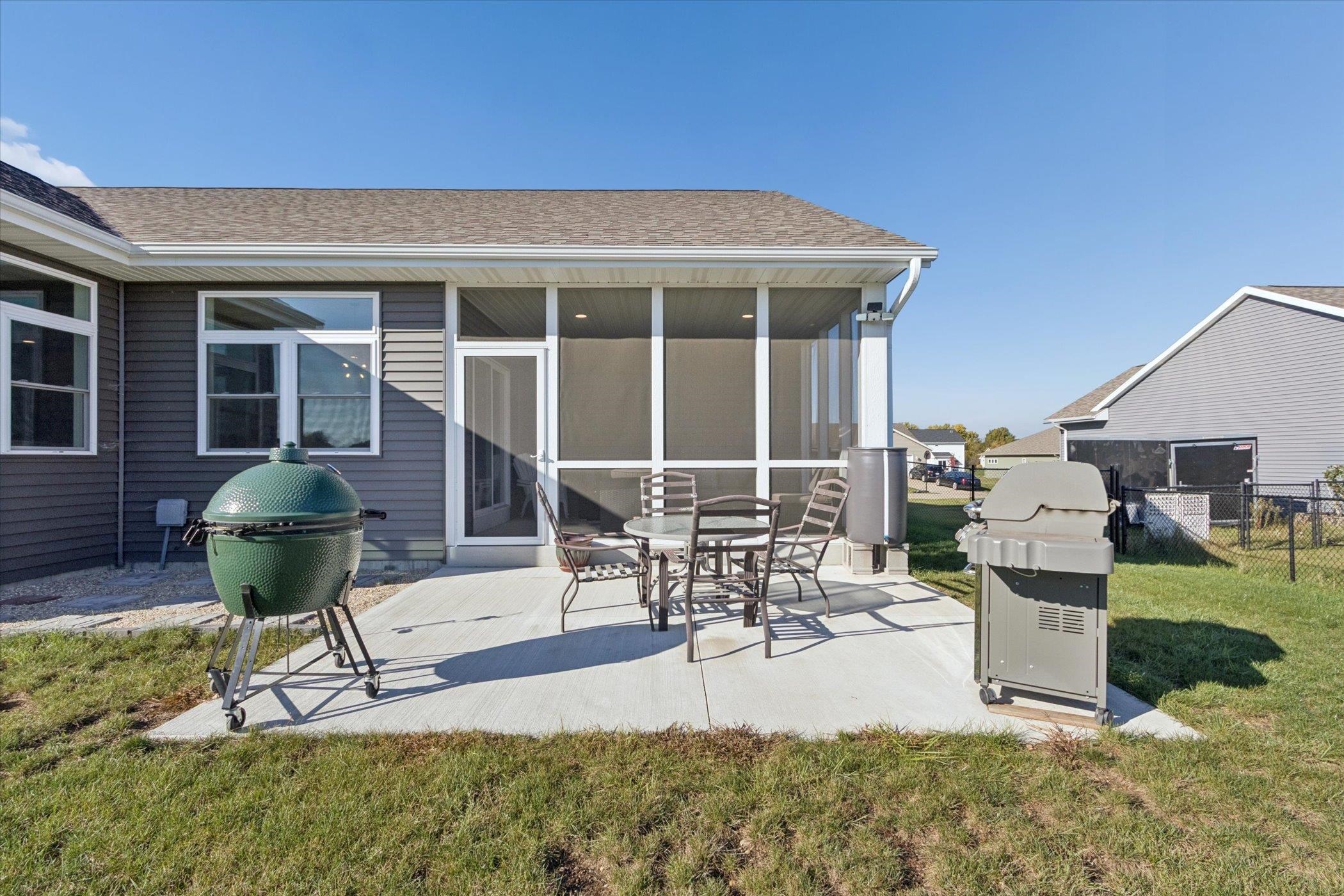 3189 S Warbler Court