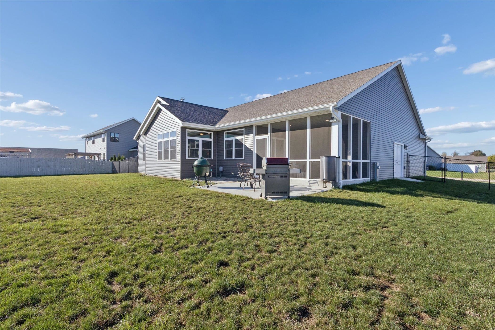 3189 S Warbler Court