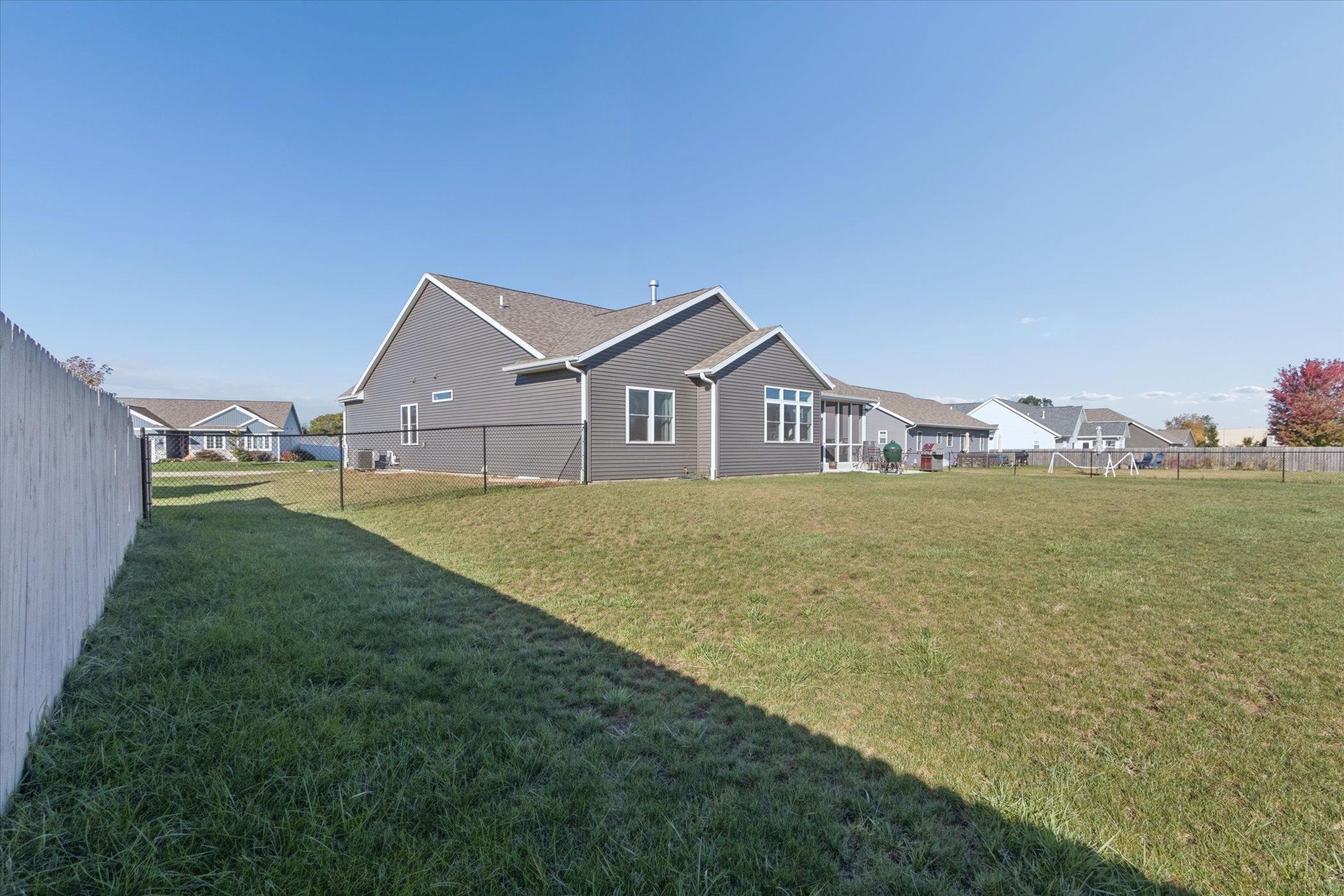 3189 S Warbler Court