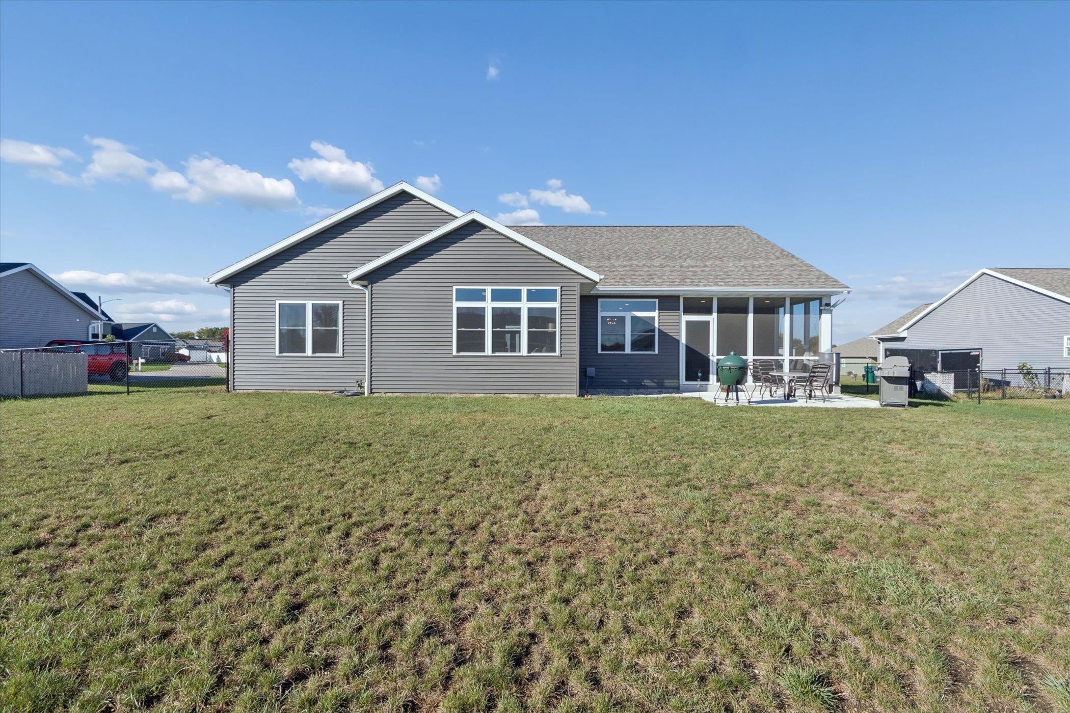 3189 S Warbler Court