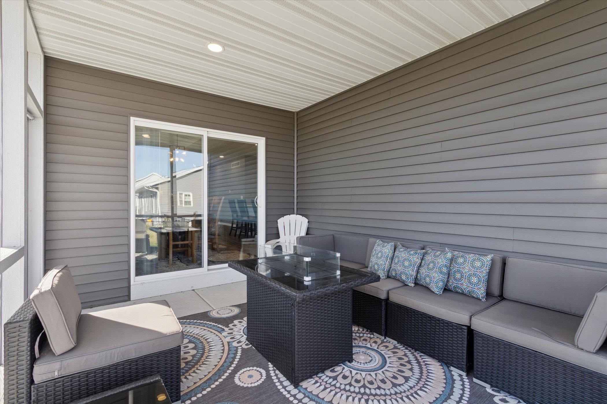 3189 S Warbler Court