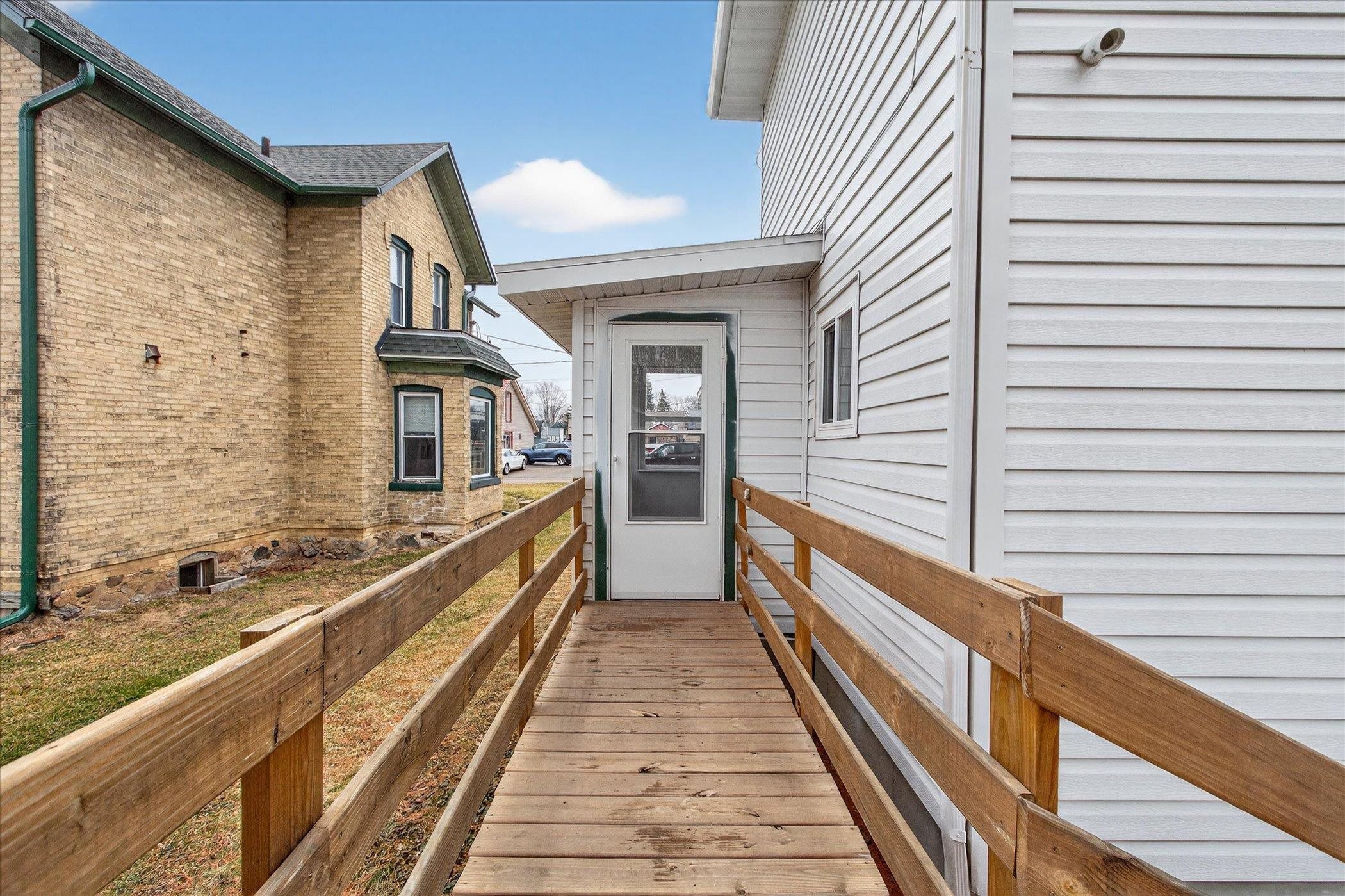 109 Front Street