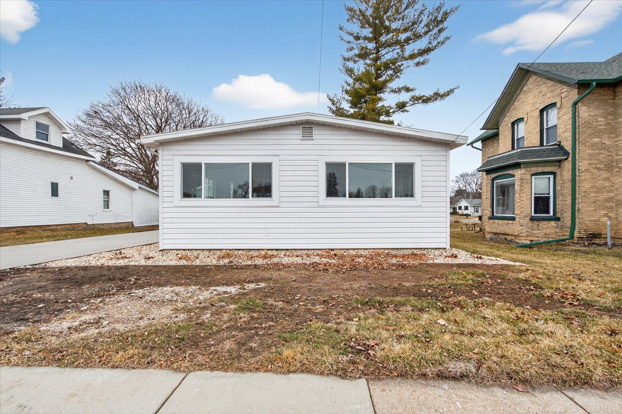 109 Front Street