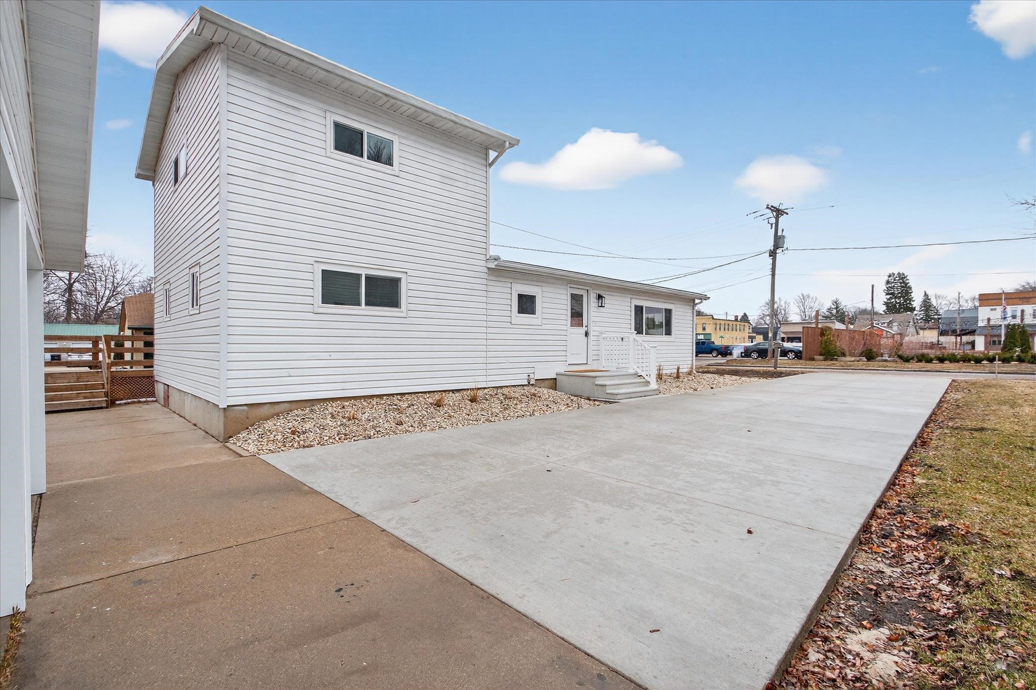 109 Front Street