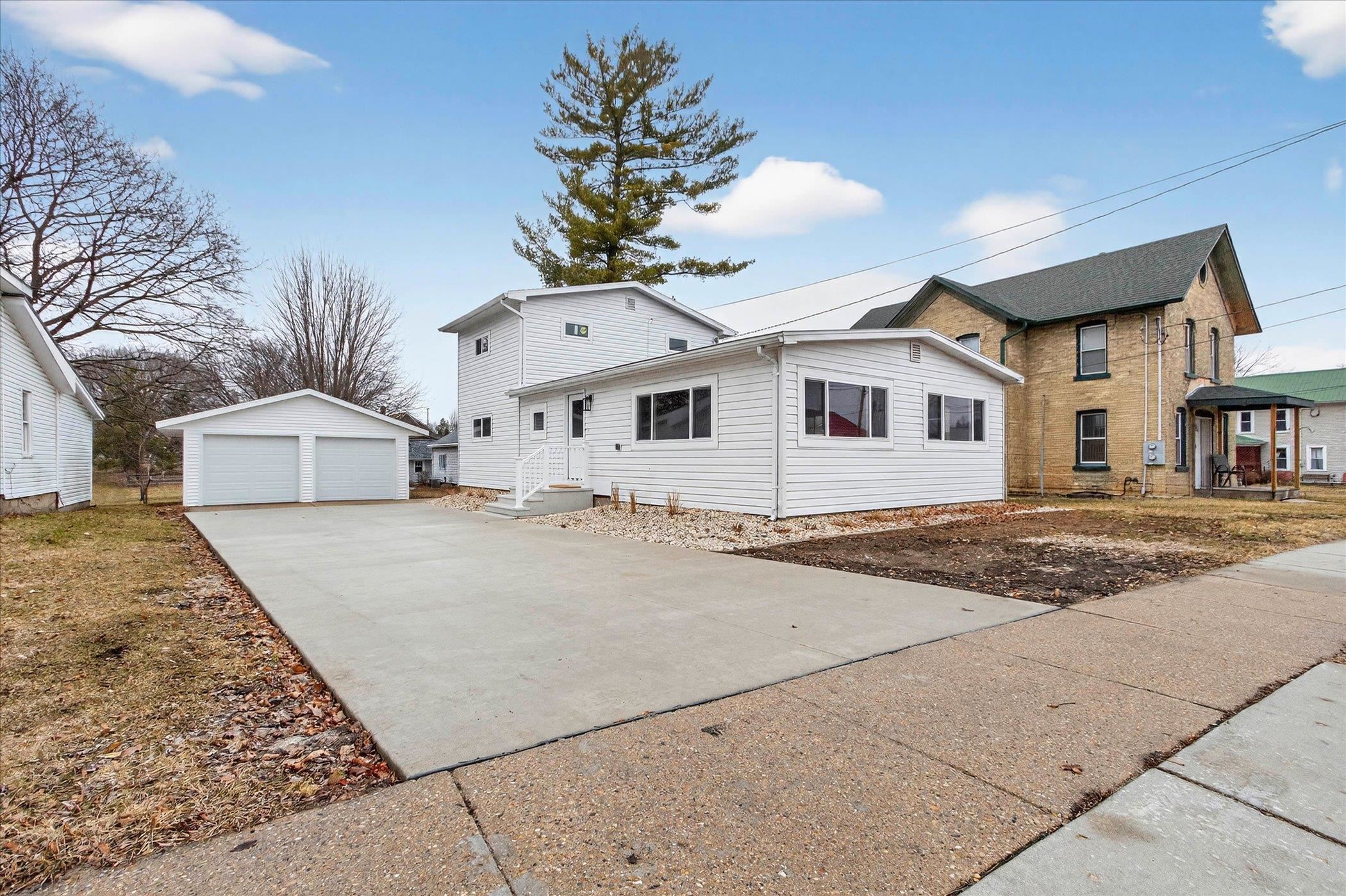 109 Front Street