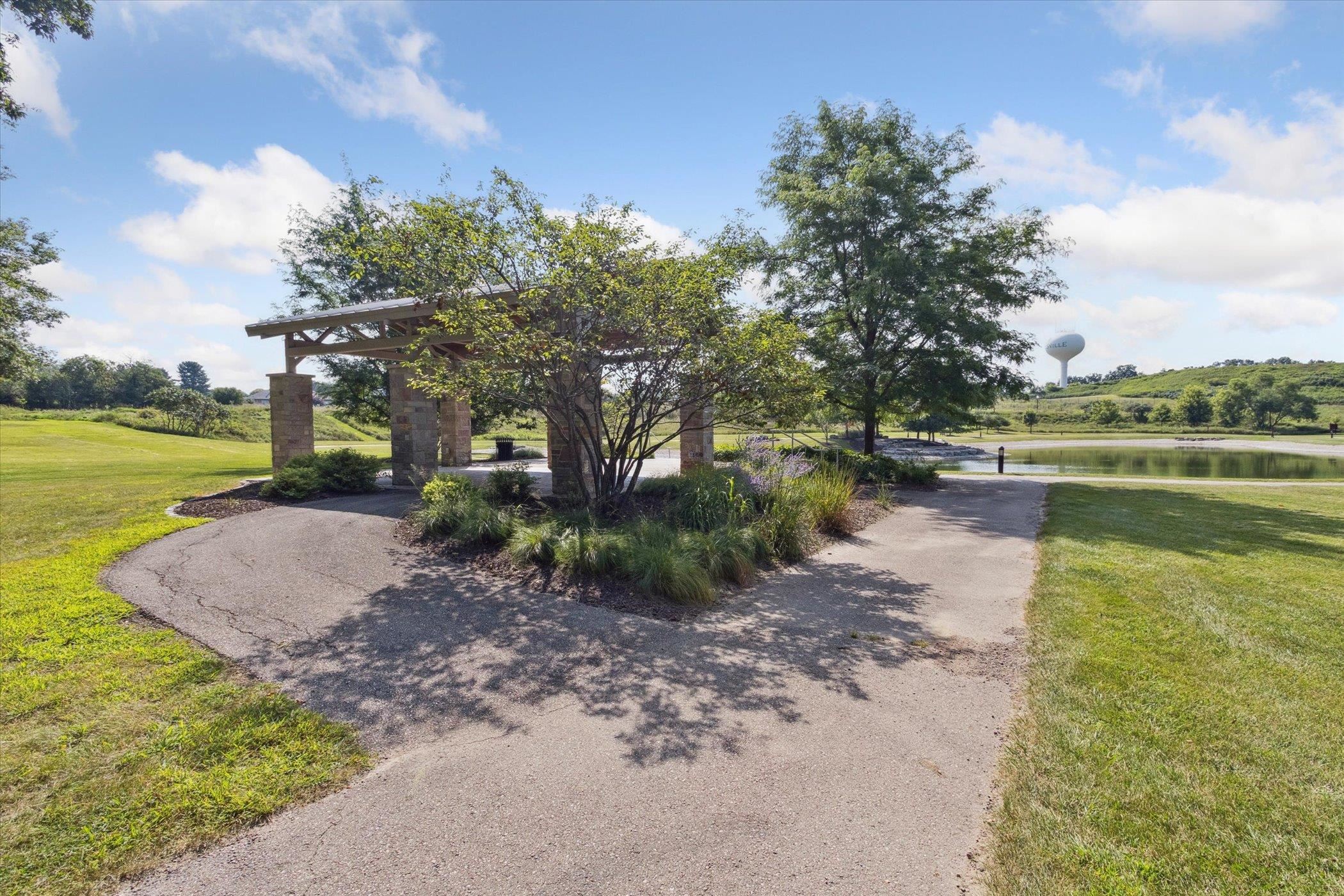 2868 Oakridge Court