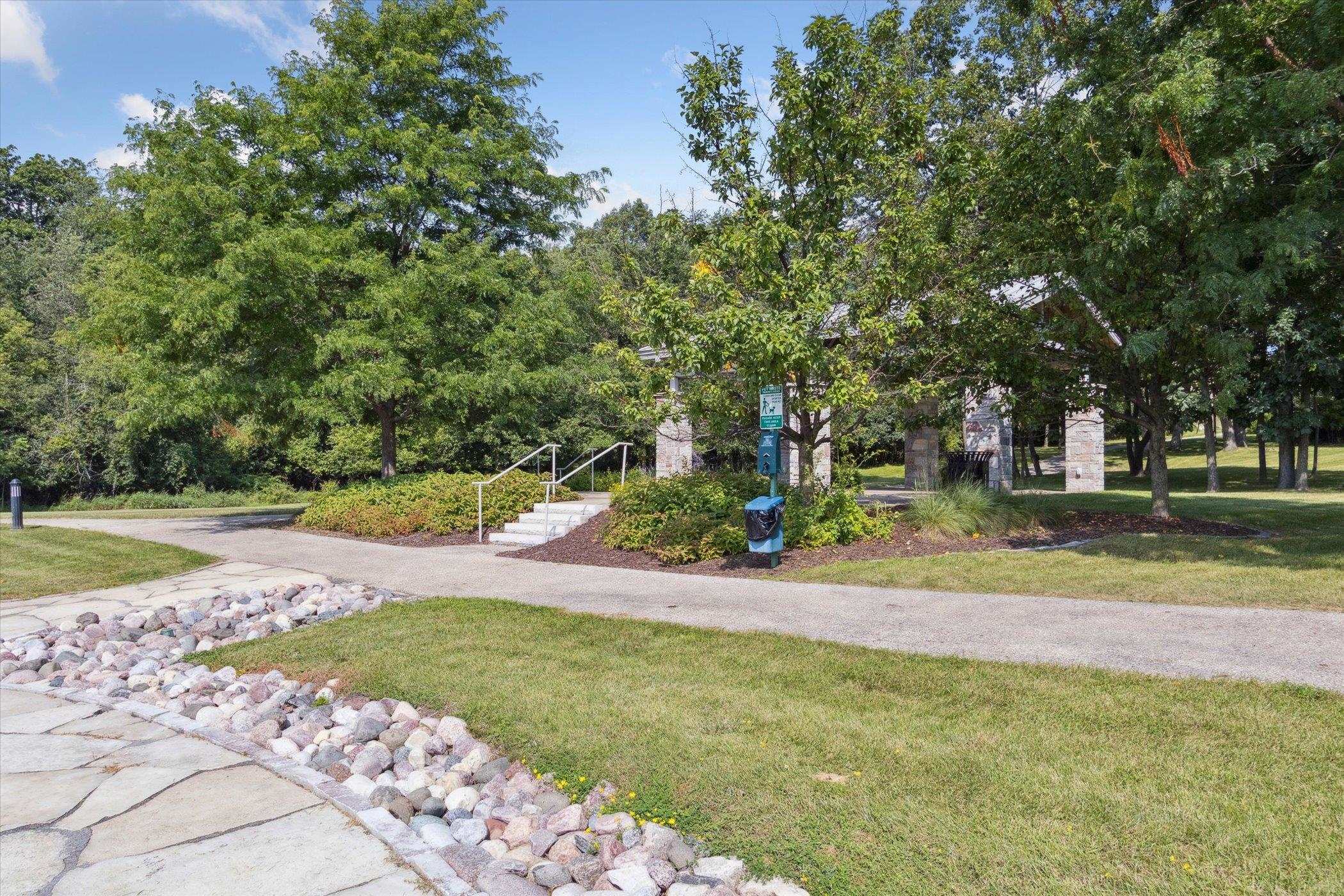 2868 Oakridge Court