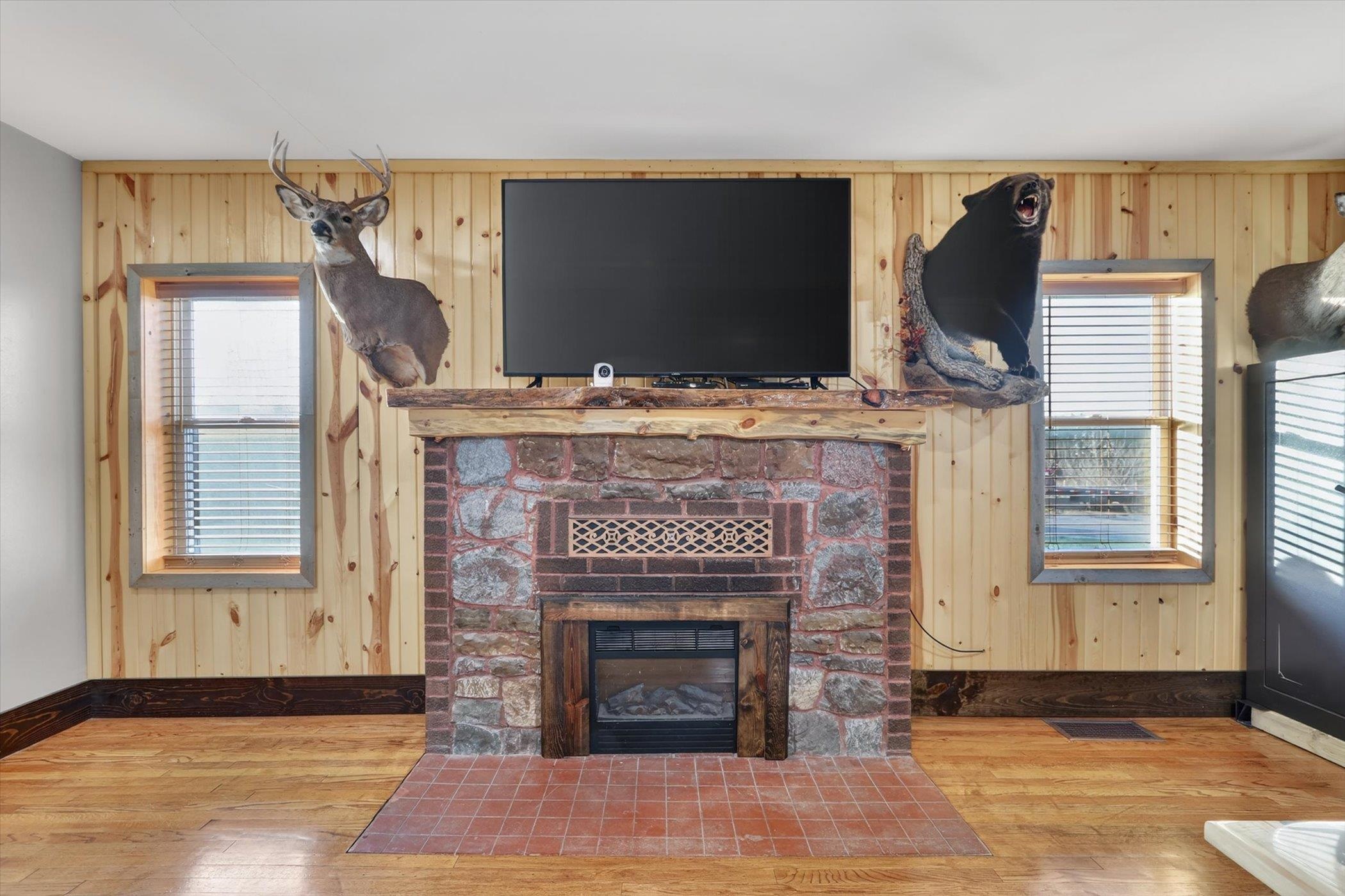 8357 N Territorial Road
