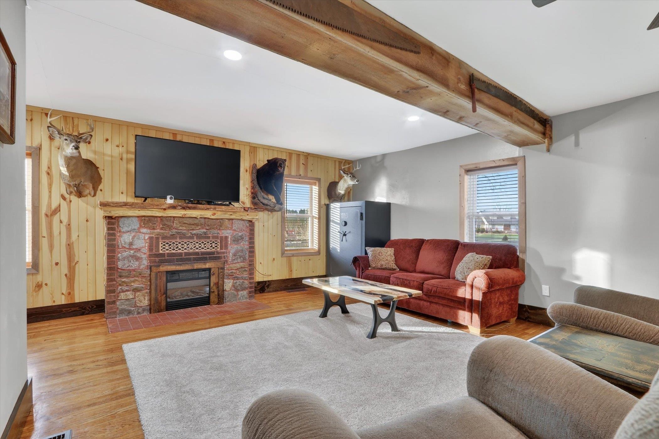 8357 N Territorial Road