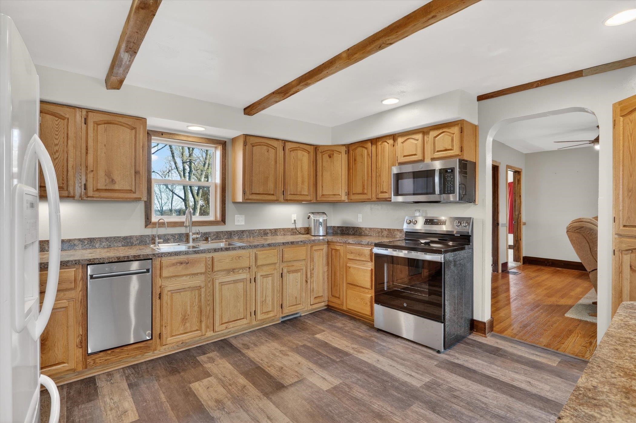 8357 N Territorial Road