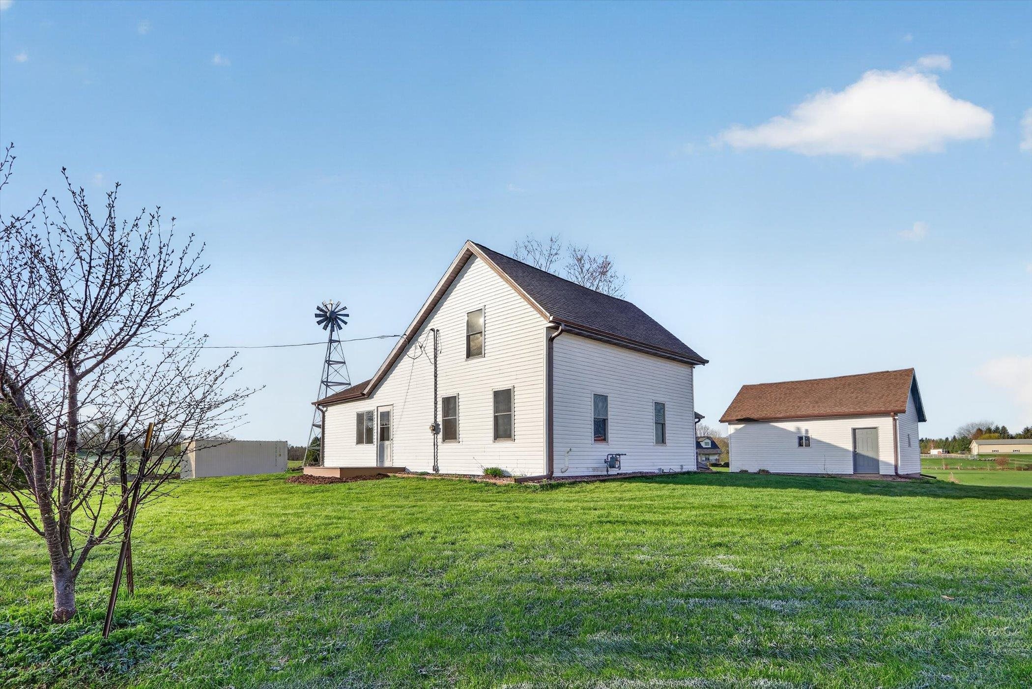 8357 N Territorial Road