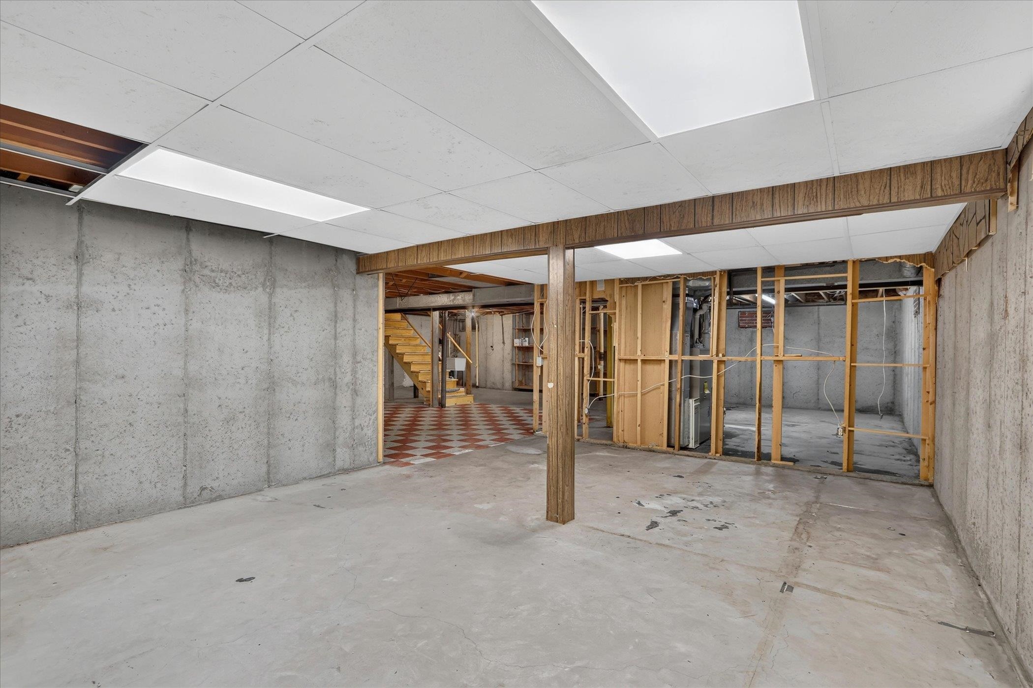 4 S Wright Road