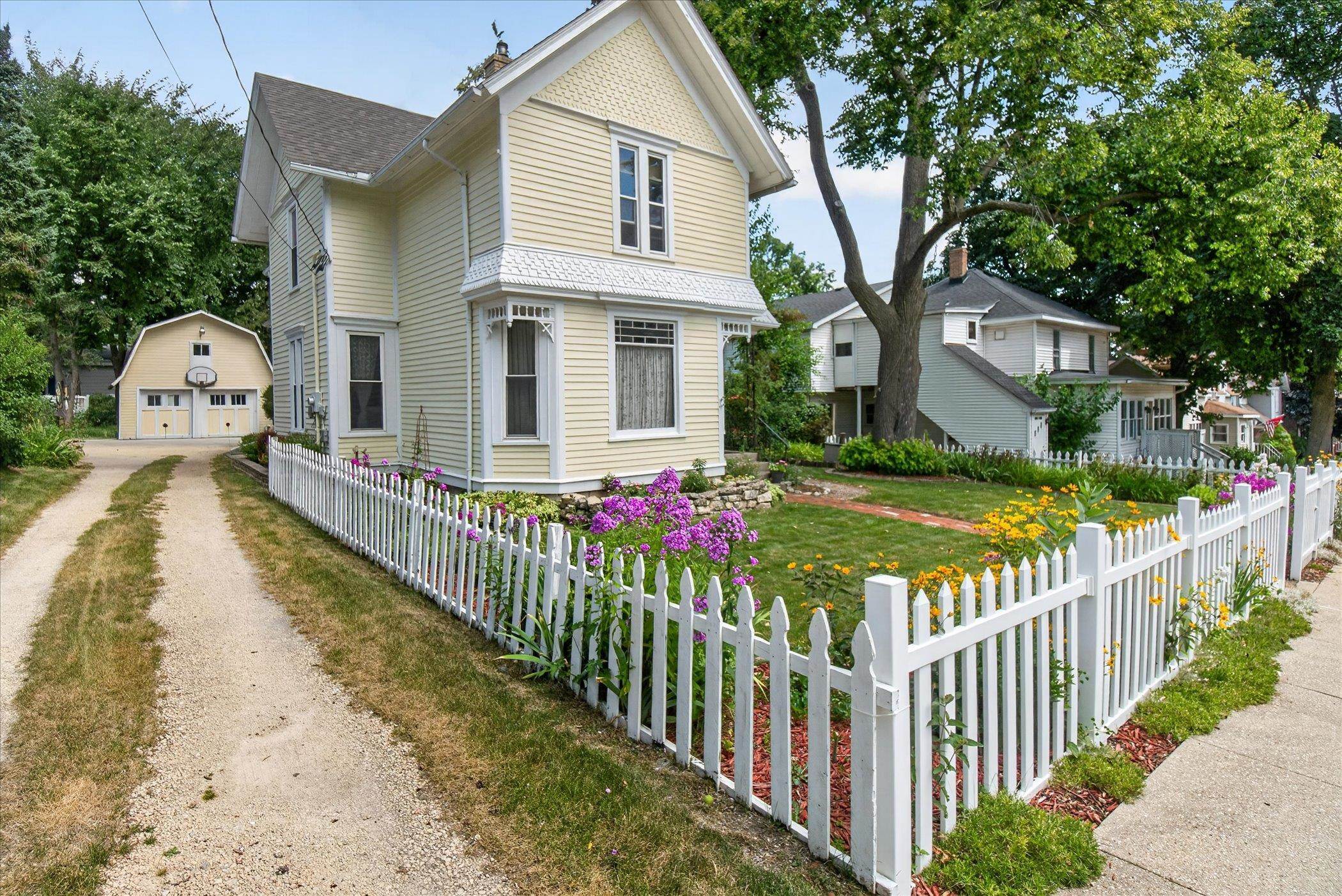 608 E High Street