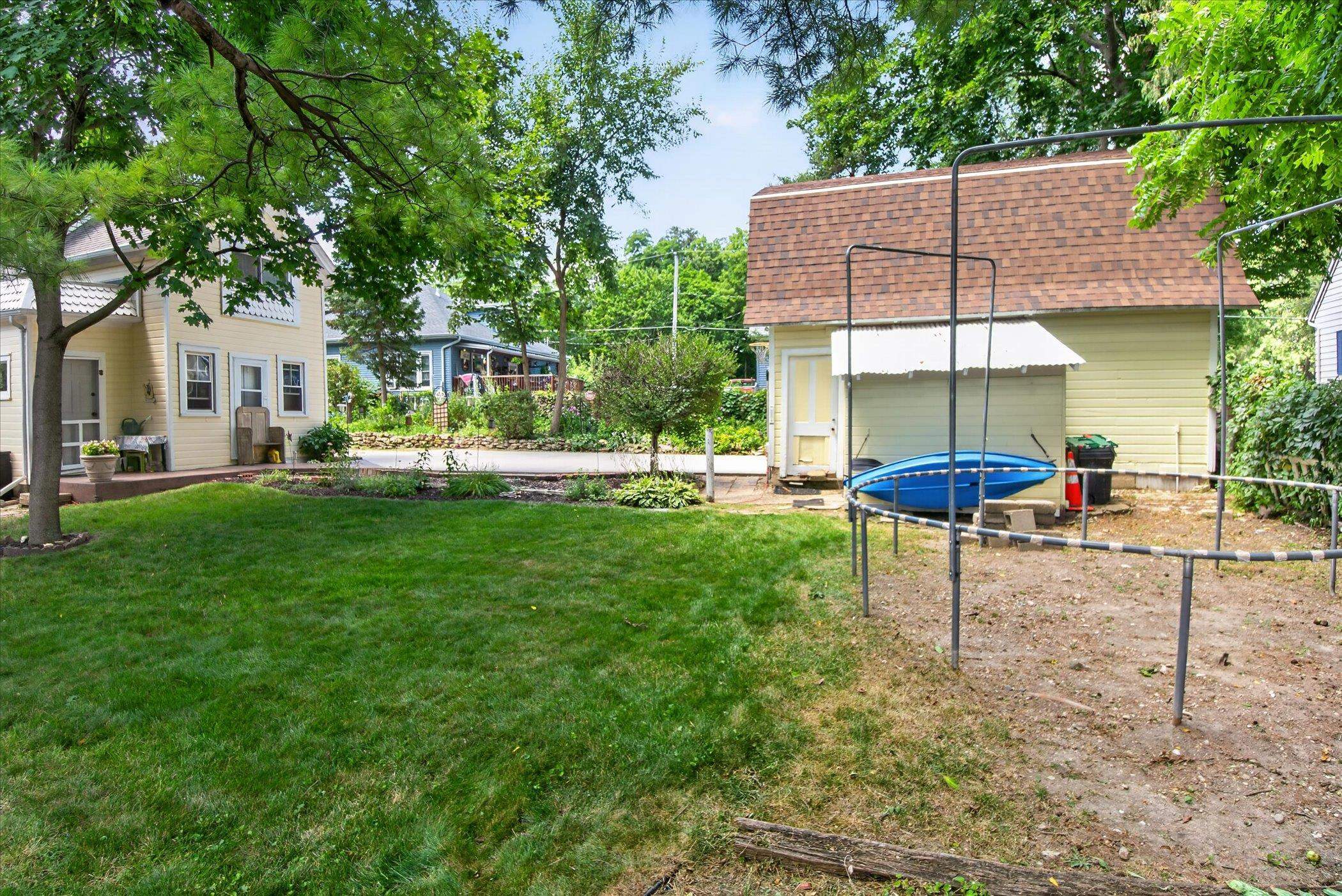 608 E High Street
