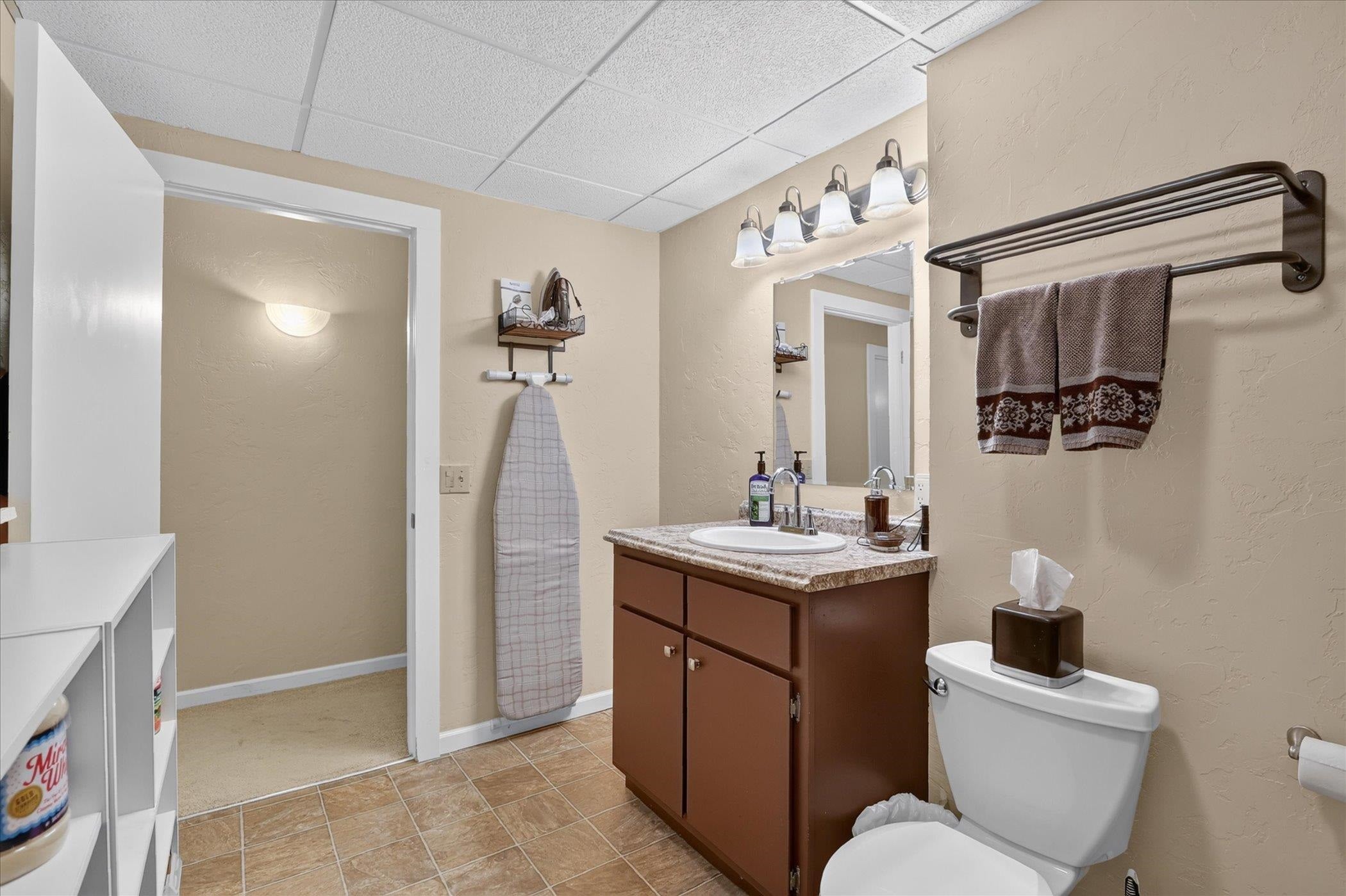 5738 S Splendor Valley Drive