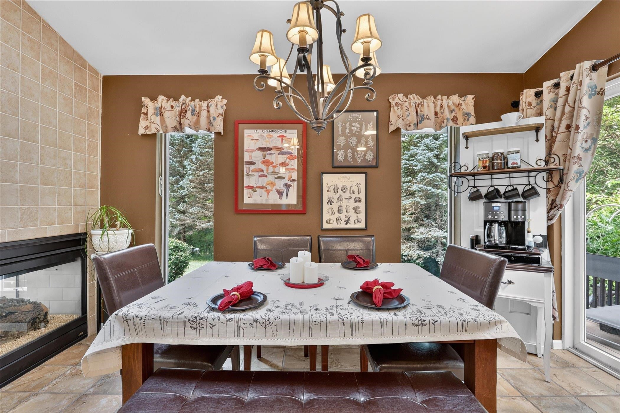 5738 S Splendor Valley Drive