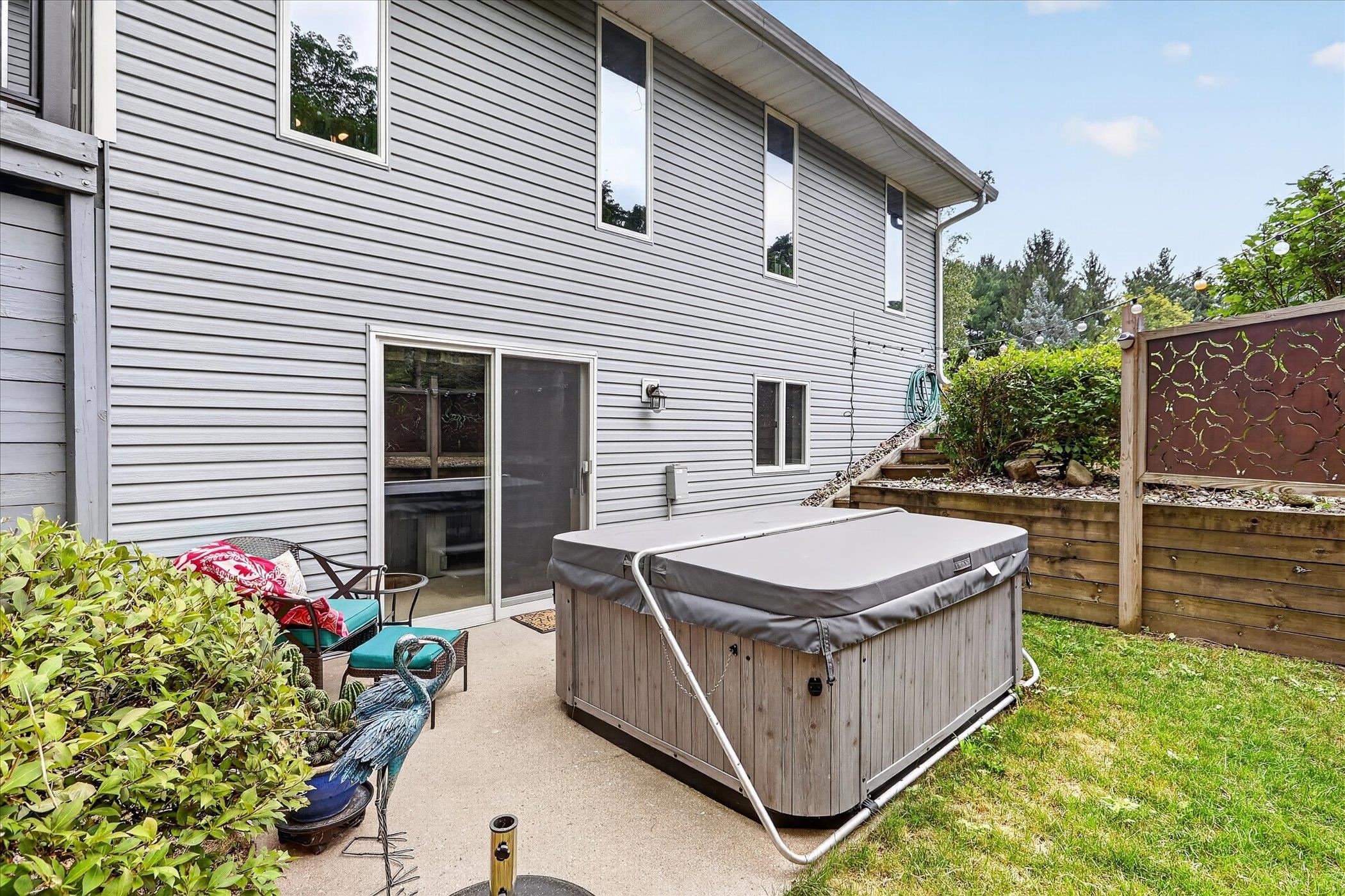 5738 S Splendor Valley Drive