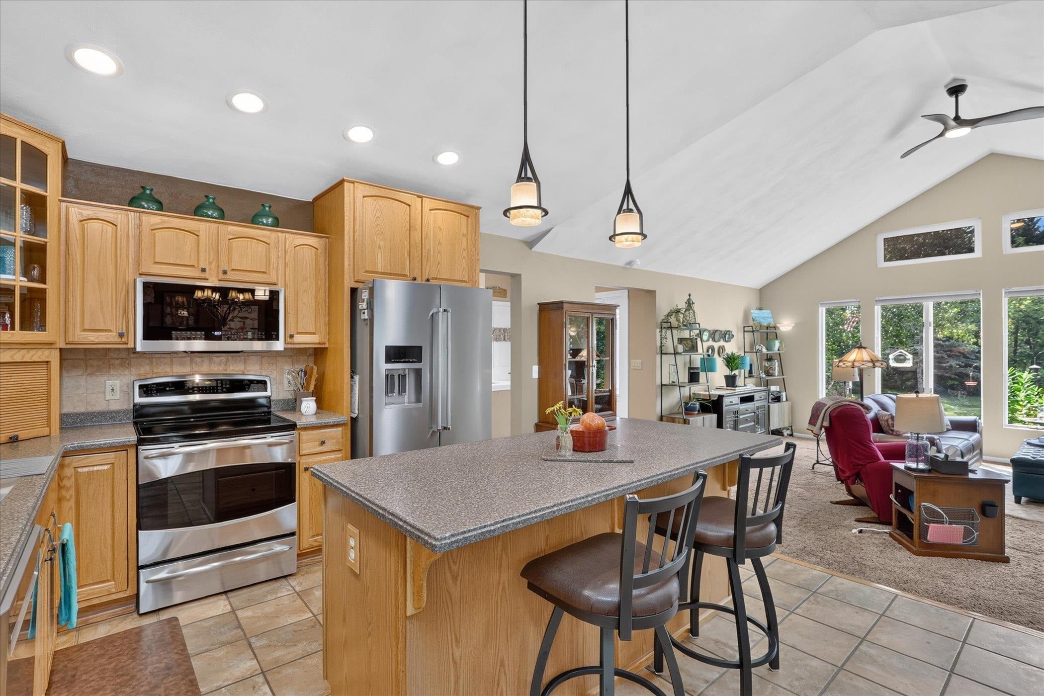 5738 S Splendor Valley Drive