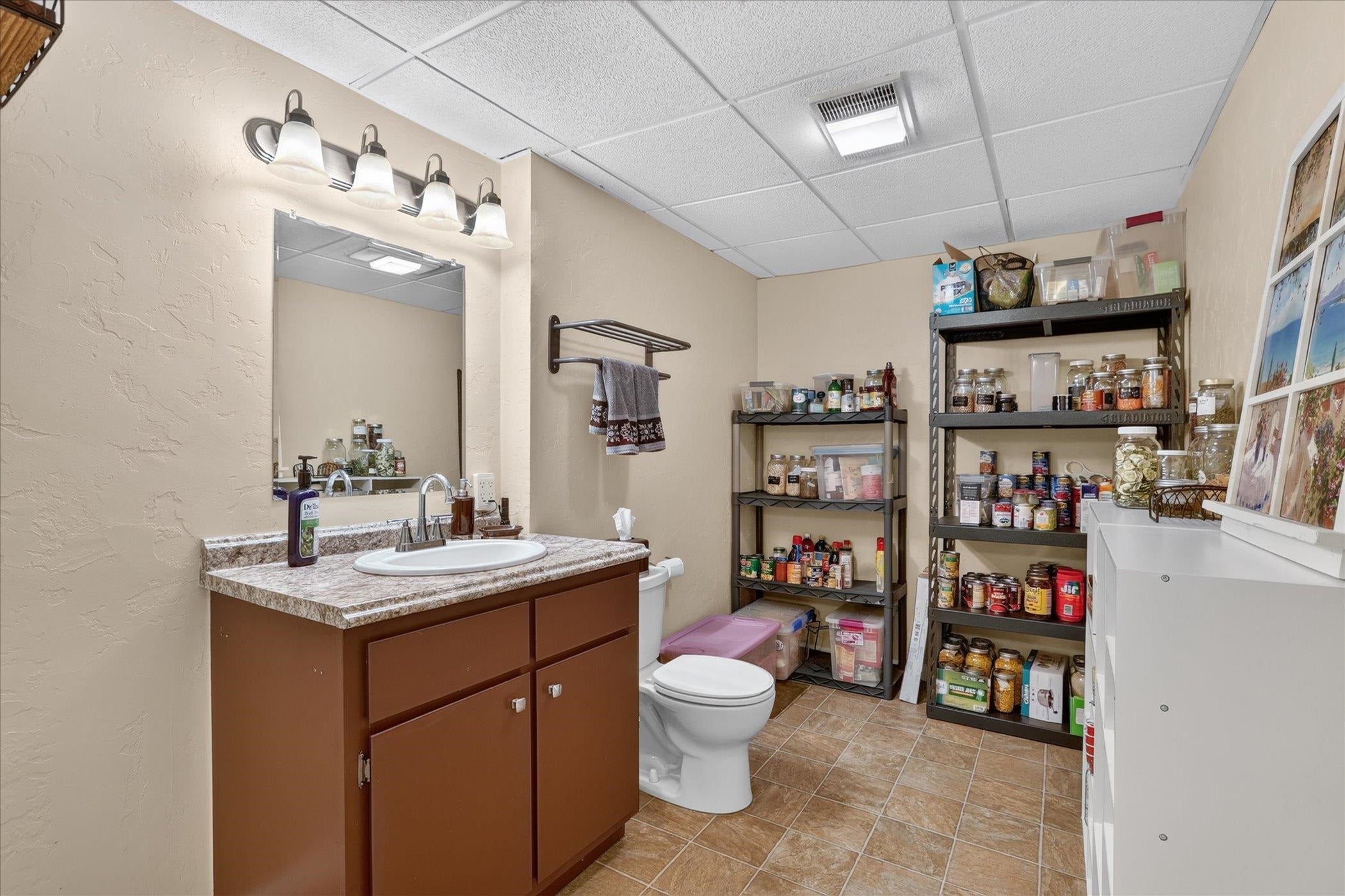 5738 S Splendor Valley Drive