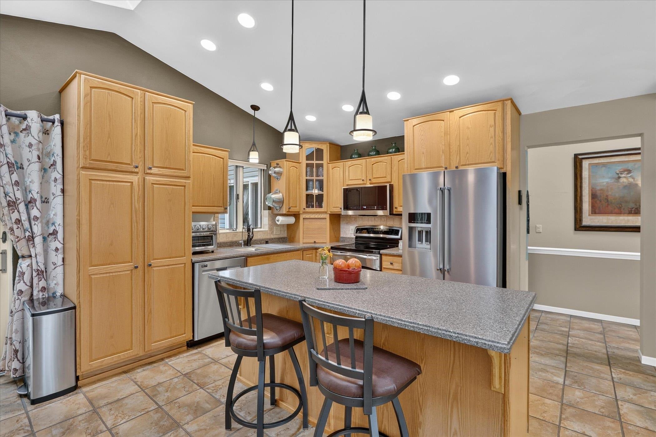 5738 S Splendor Valley Drive