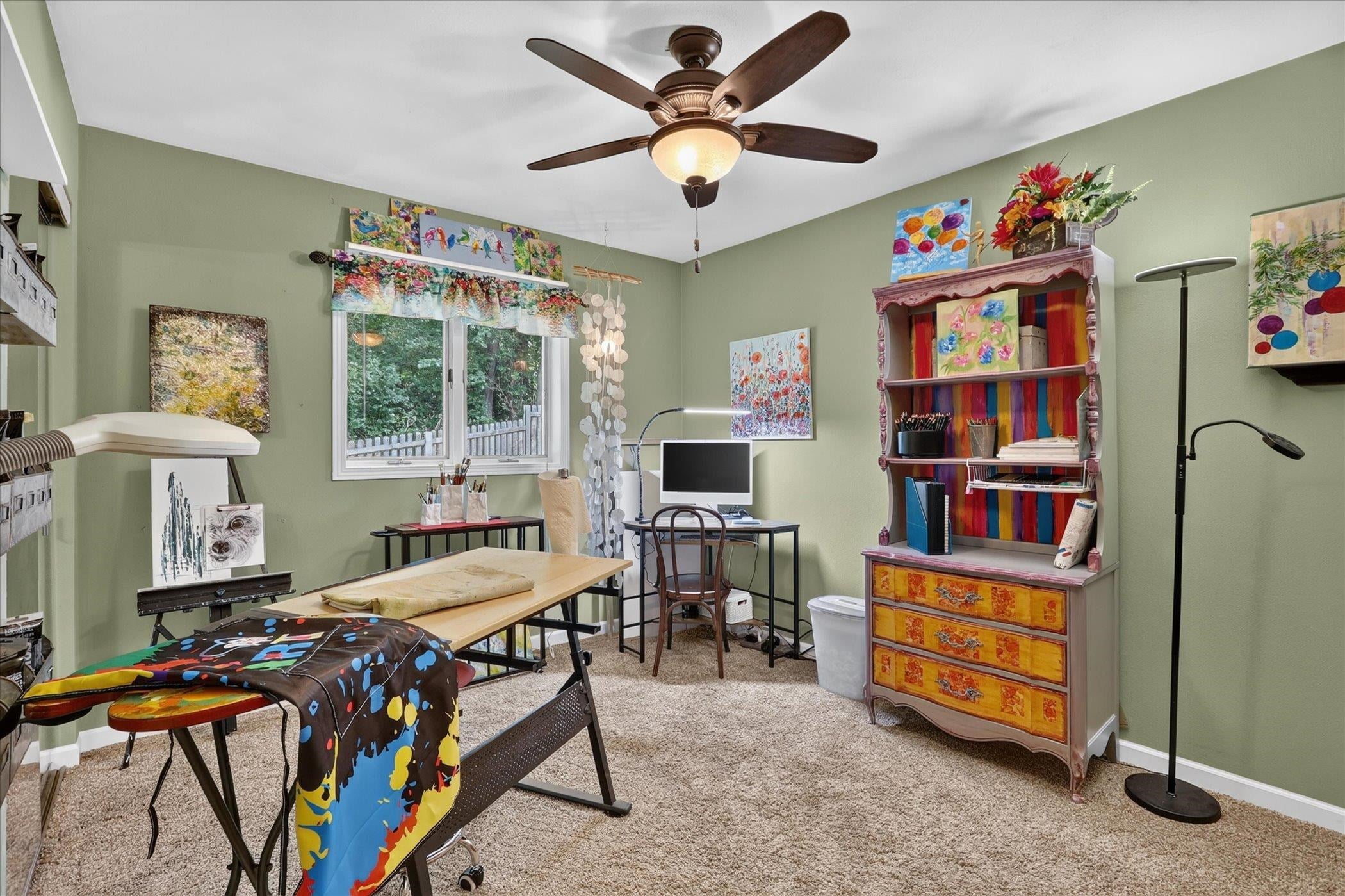5738 S Splendor Valley Drive