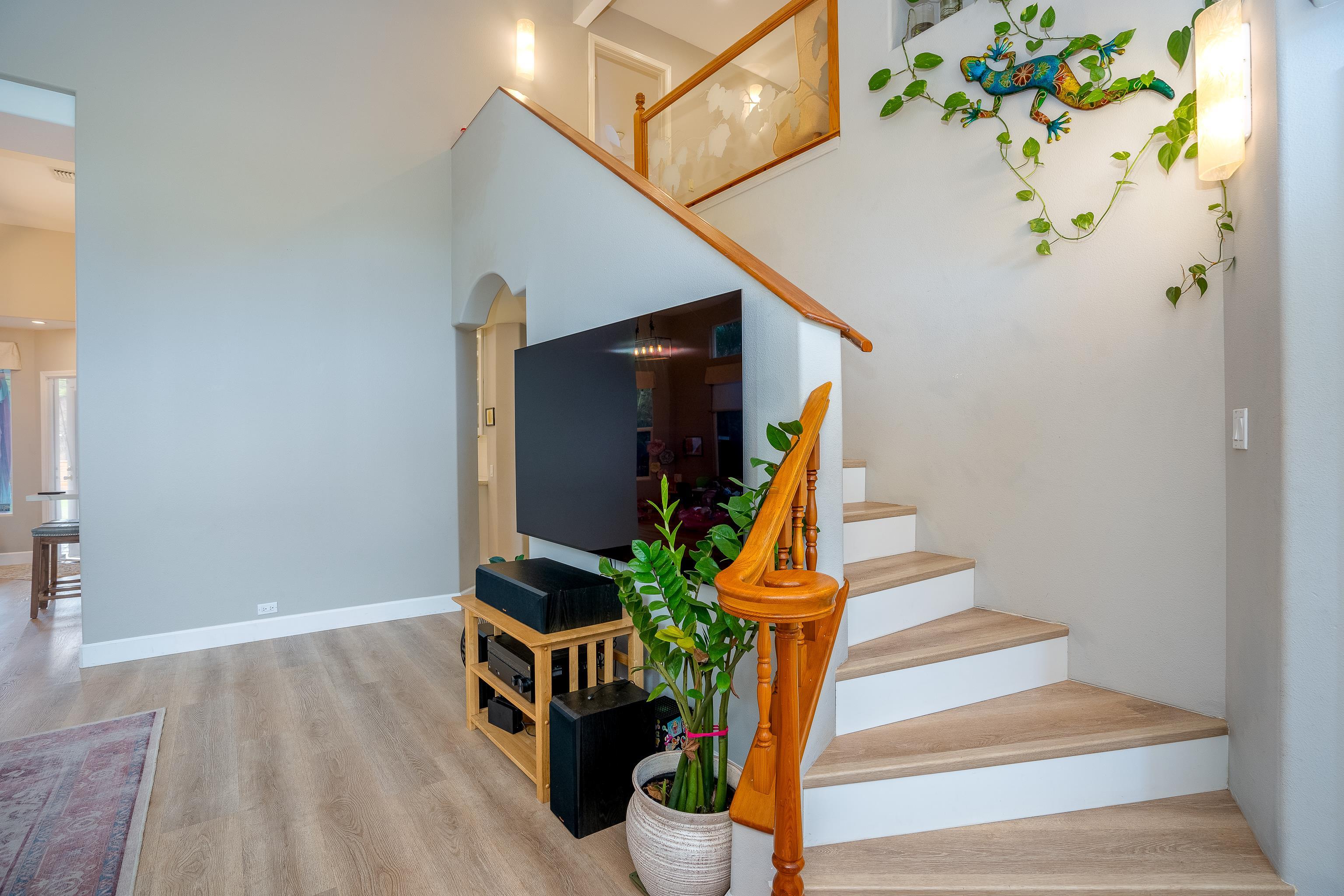 52 Kuukama St