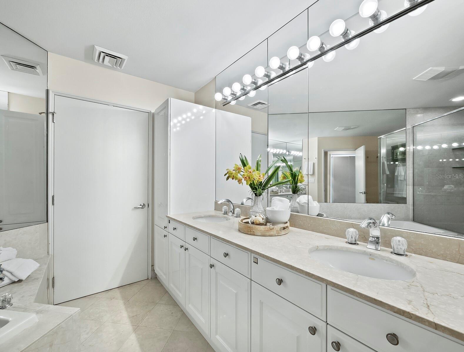 3080 GRAND BAY BLVD #532