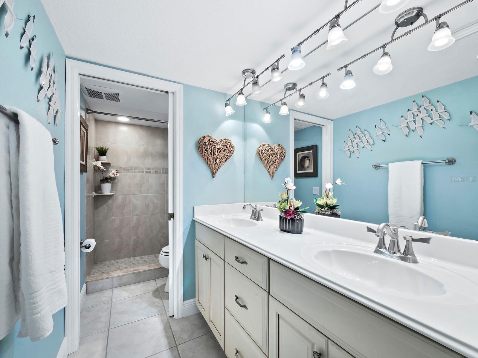 5757 GULF OF MEXICO DR #102