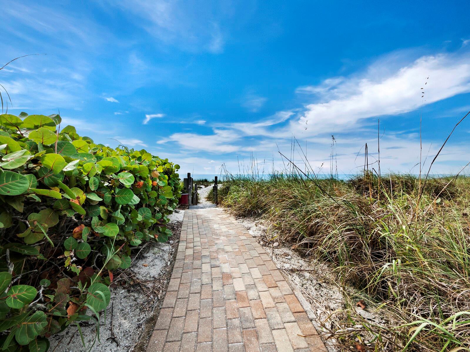 5757 GULF OF MEXICO DR #102