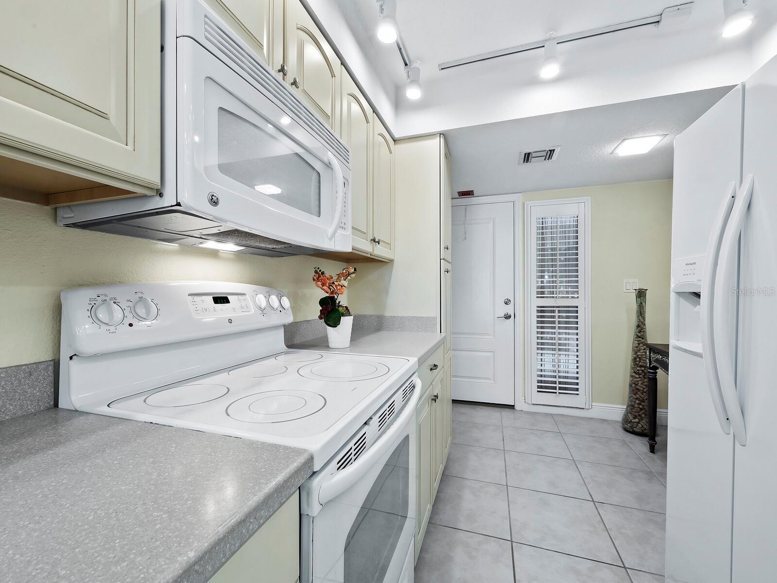 5757 GULF OF MEXICO DR #102