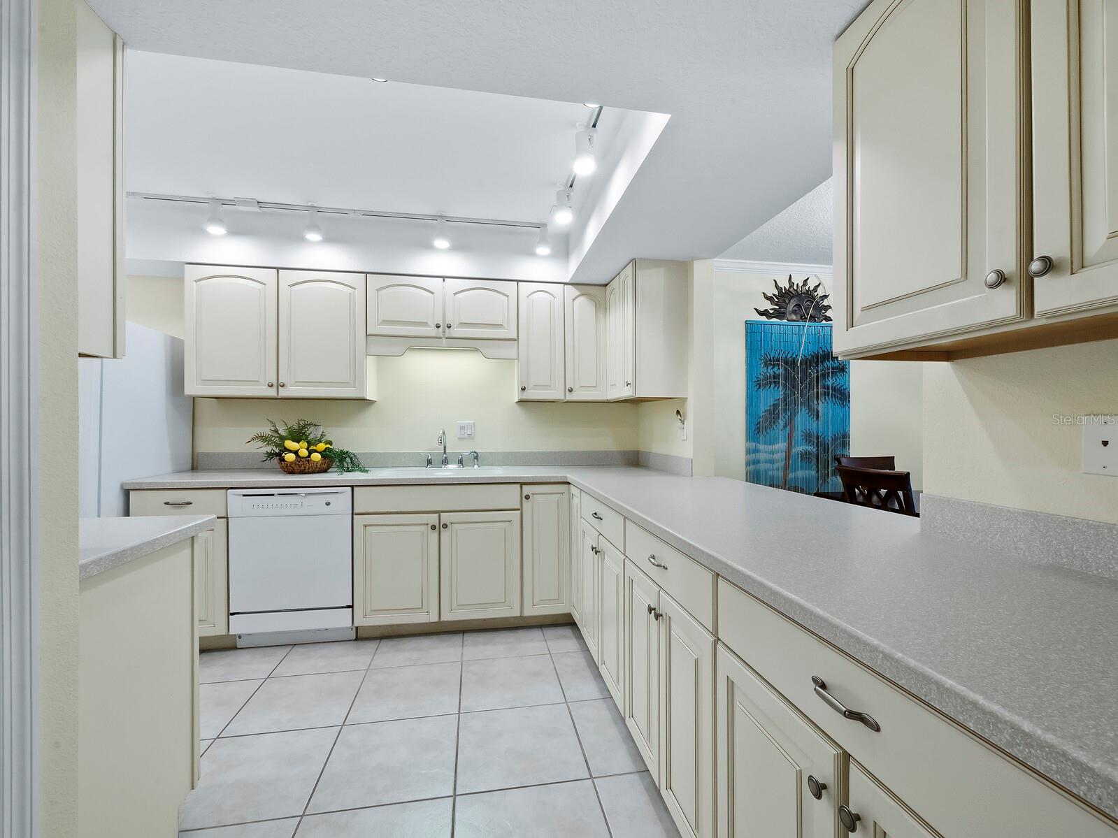 5757 GULF OF MEXICO DR #102