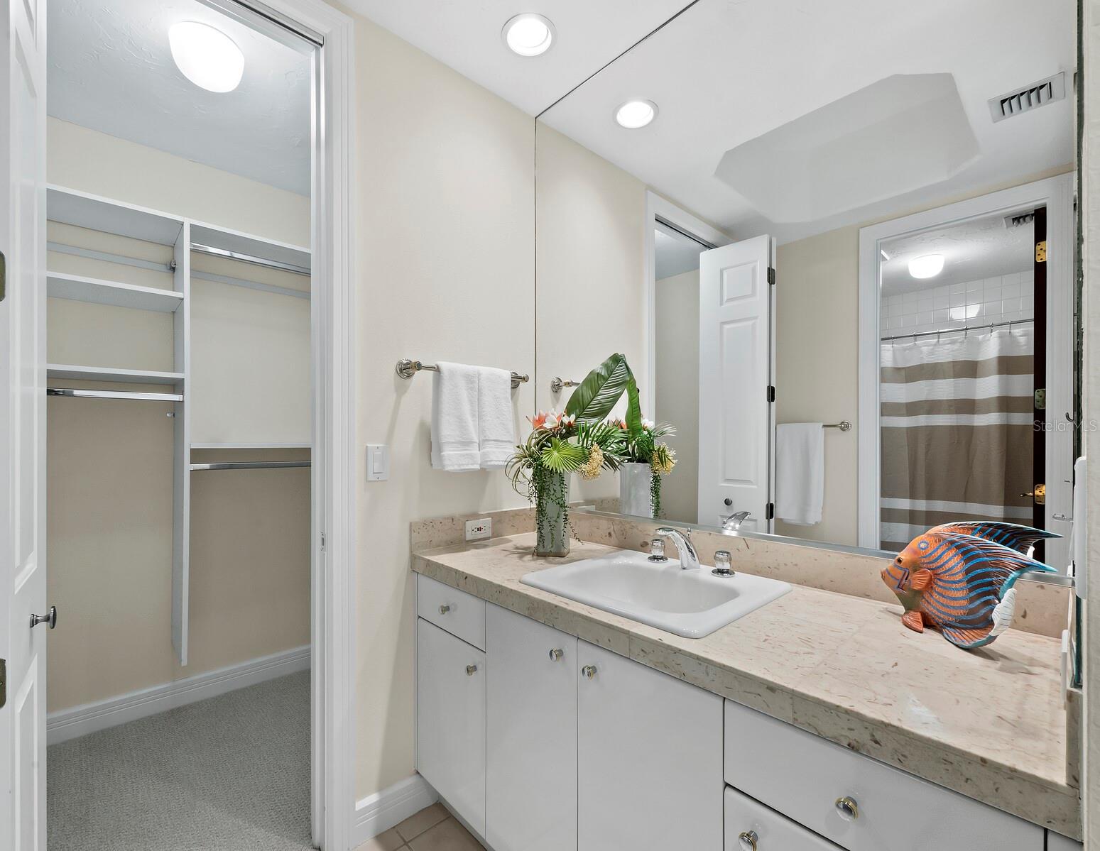 675 LONGBOAT CLUB RD #22A