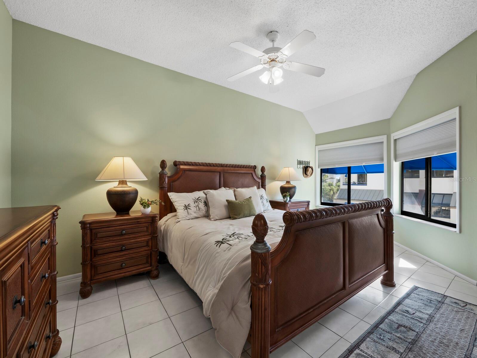 1922 HARBOURSIDE DR #1102