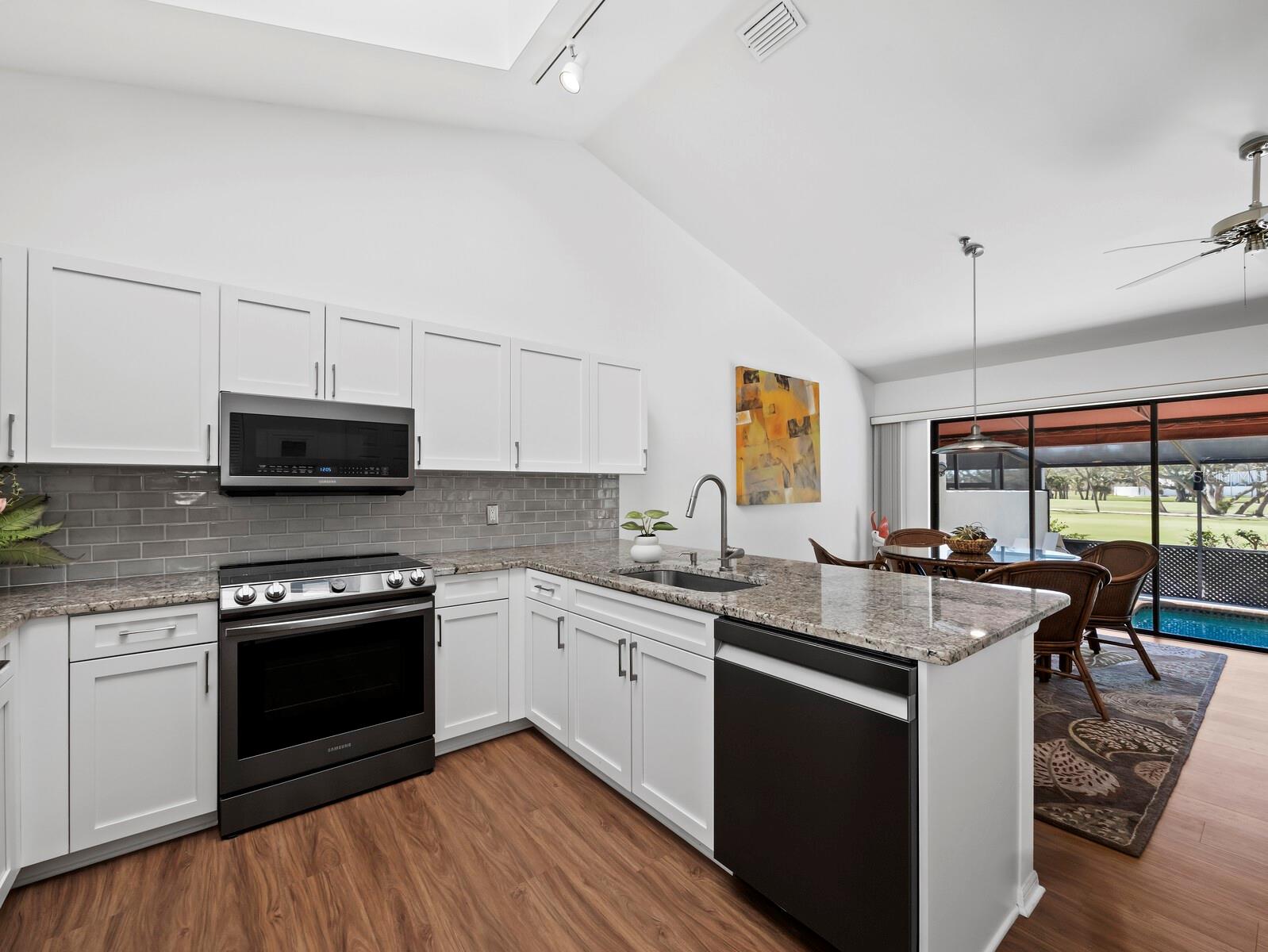 2129 HARBOURSIDE DR #901