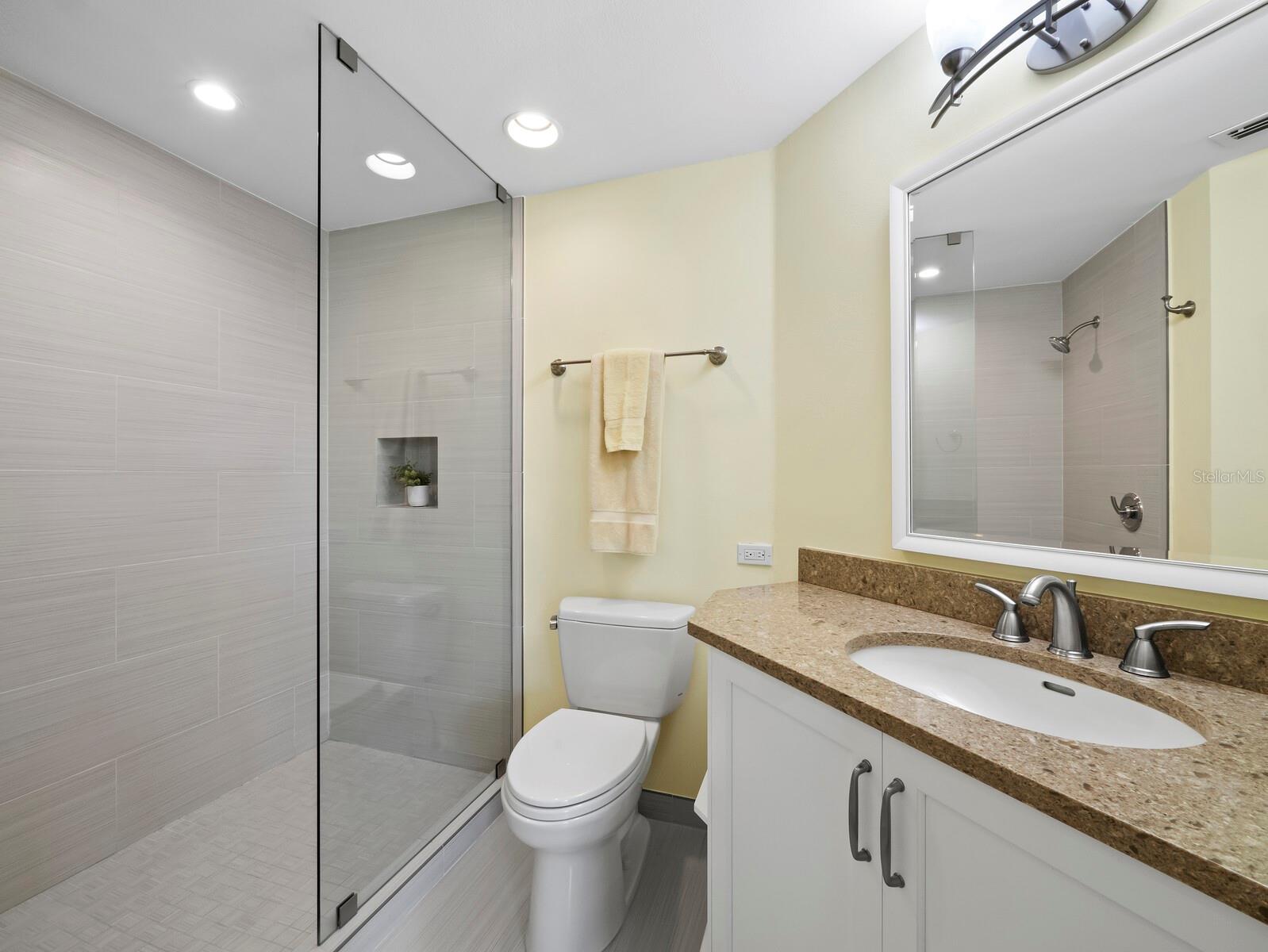 2410 HARBOURSIDE DR #121