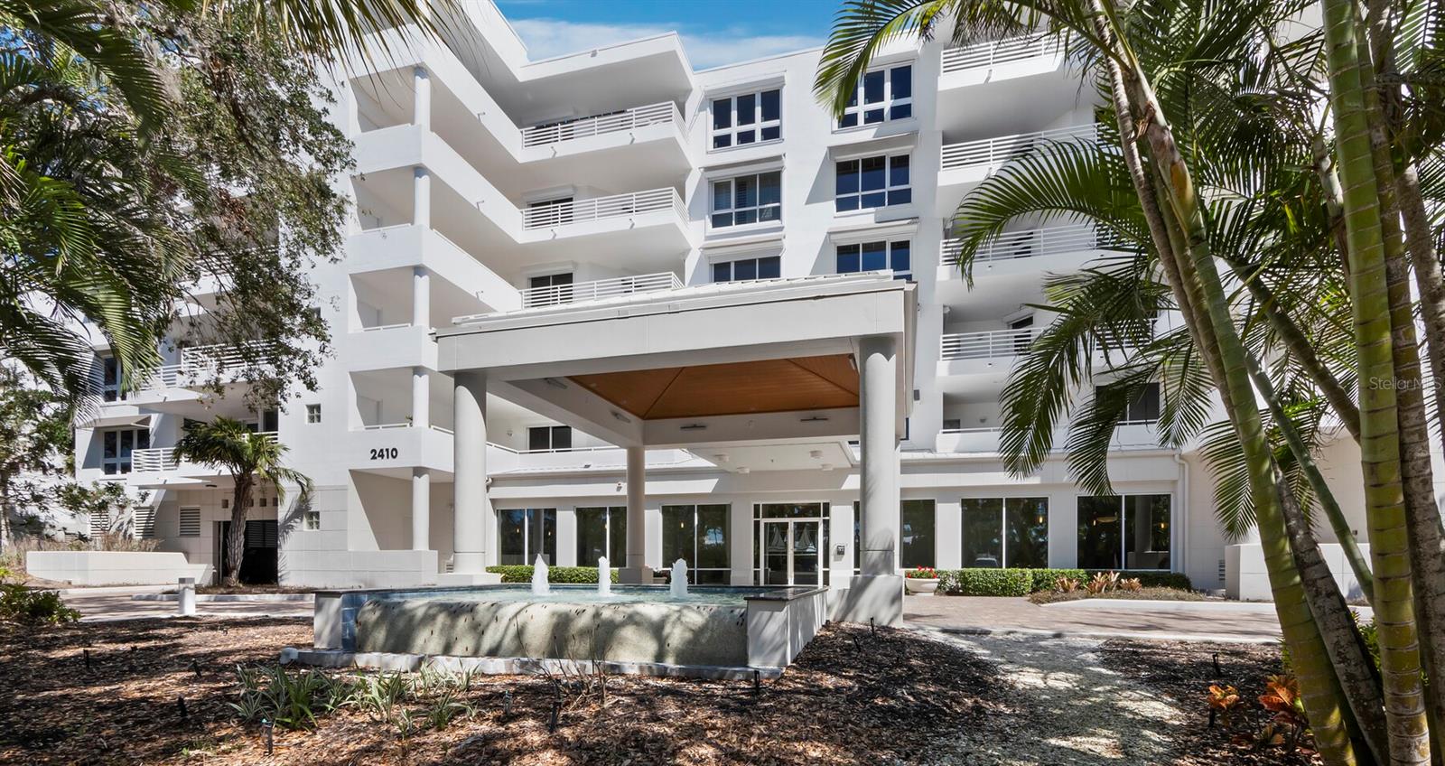 2410 HARBOURSIDE DR #121