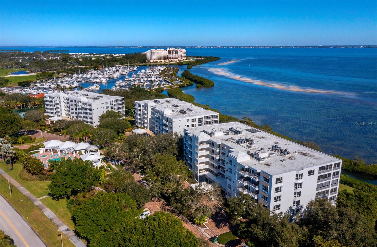 2410 HARBOURSIDE DR #121