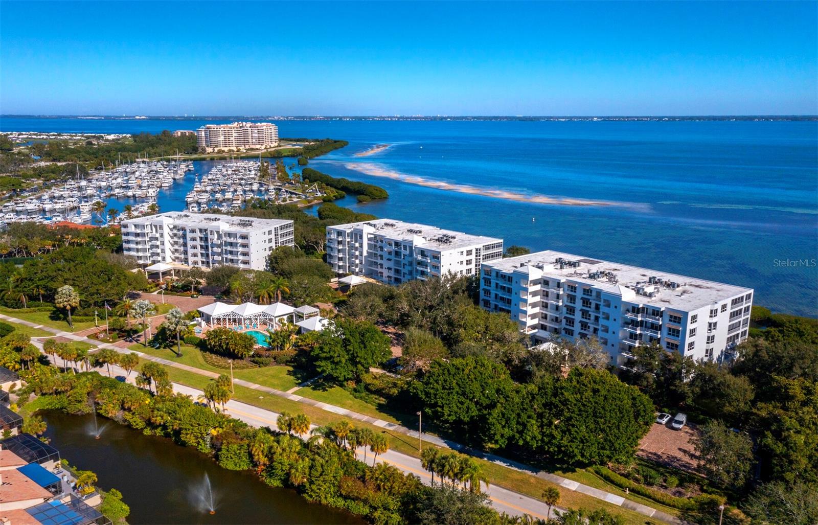 2410 HARBOURSIDE DR #121